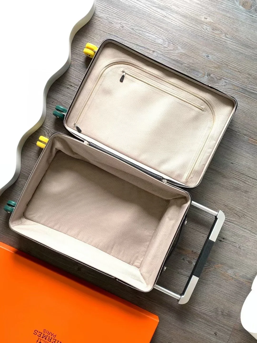 UNCATEGORIZED Suitcases 33x55x20cm 3600202606230058_1109 - Image 7