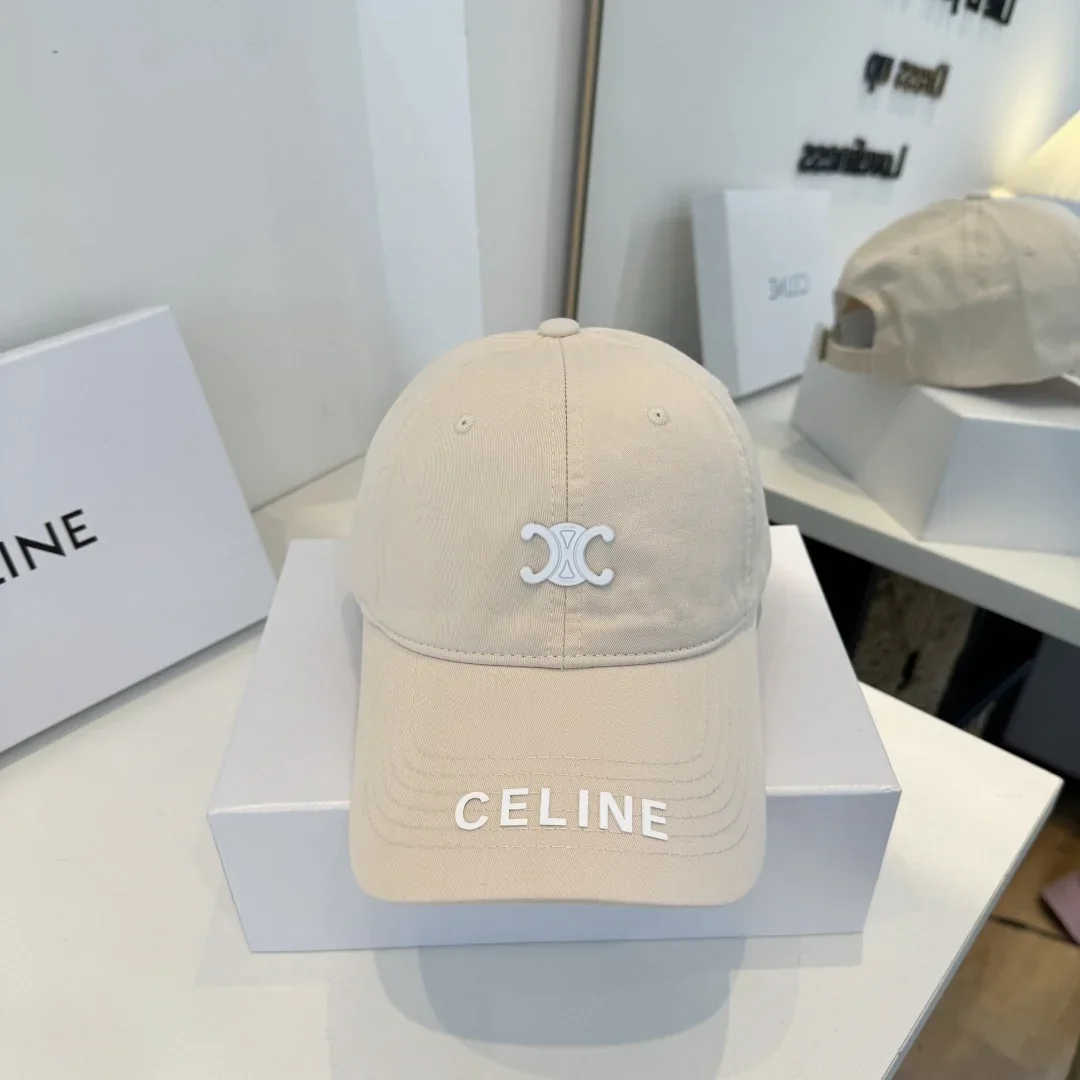 CELINE Hats & Caps 43202607020173