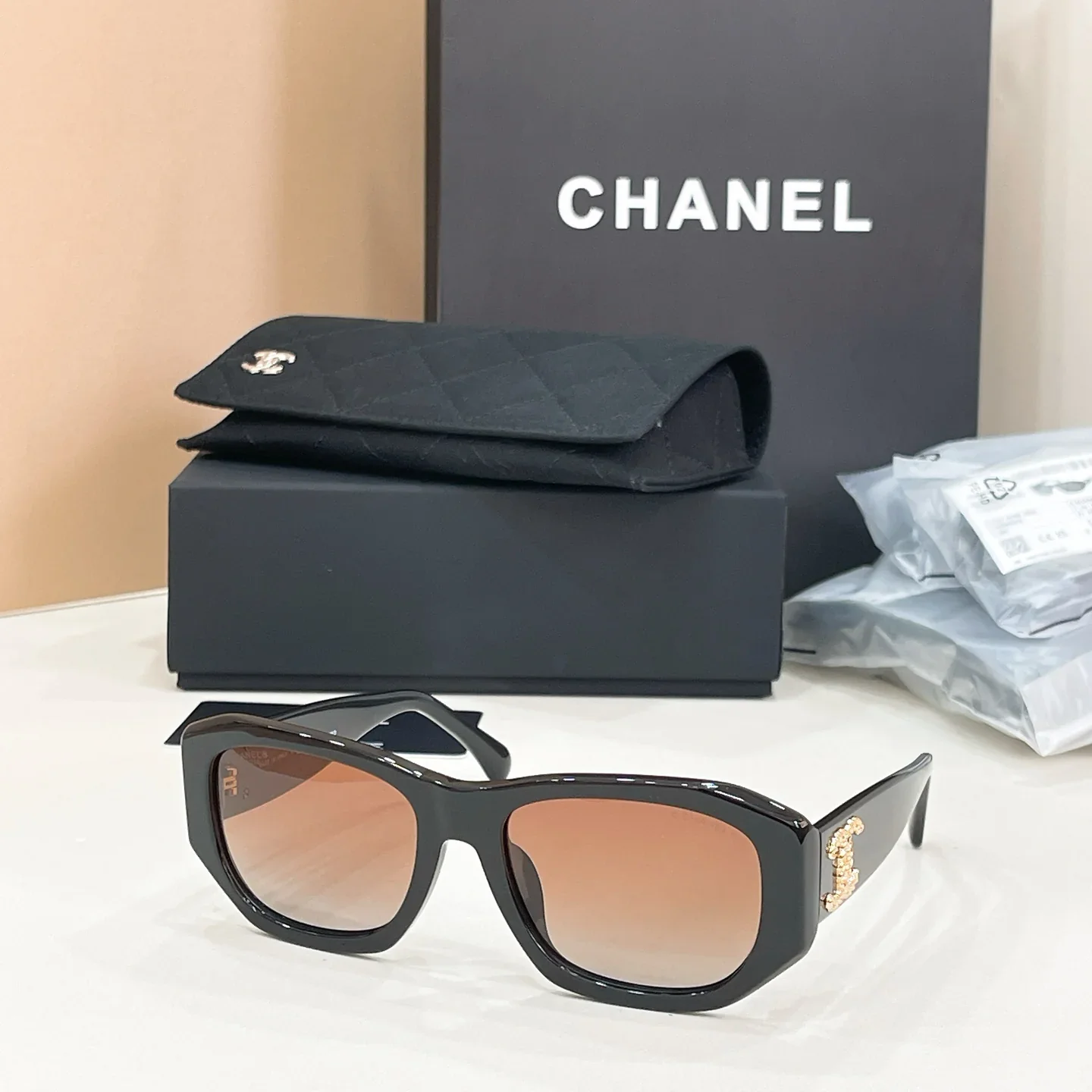 CHANEL Glasses & Sunglasses 135202607020211