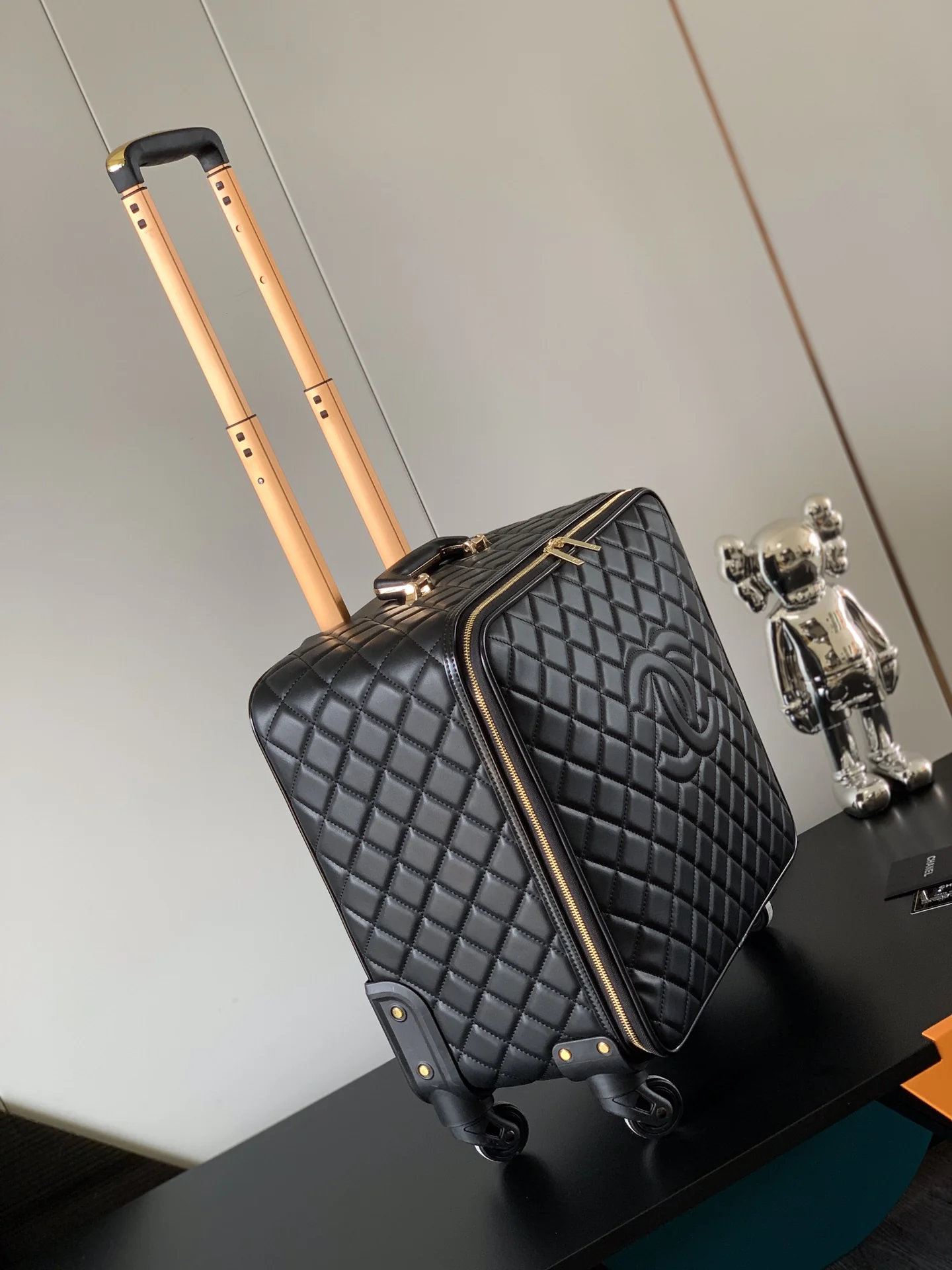 CHANEL Suitcases 45x22x39cm 550202607010126 - Image 4