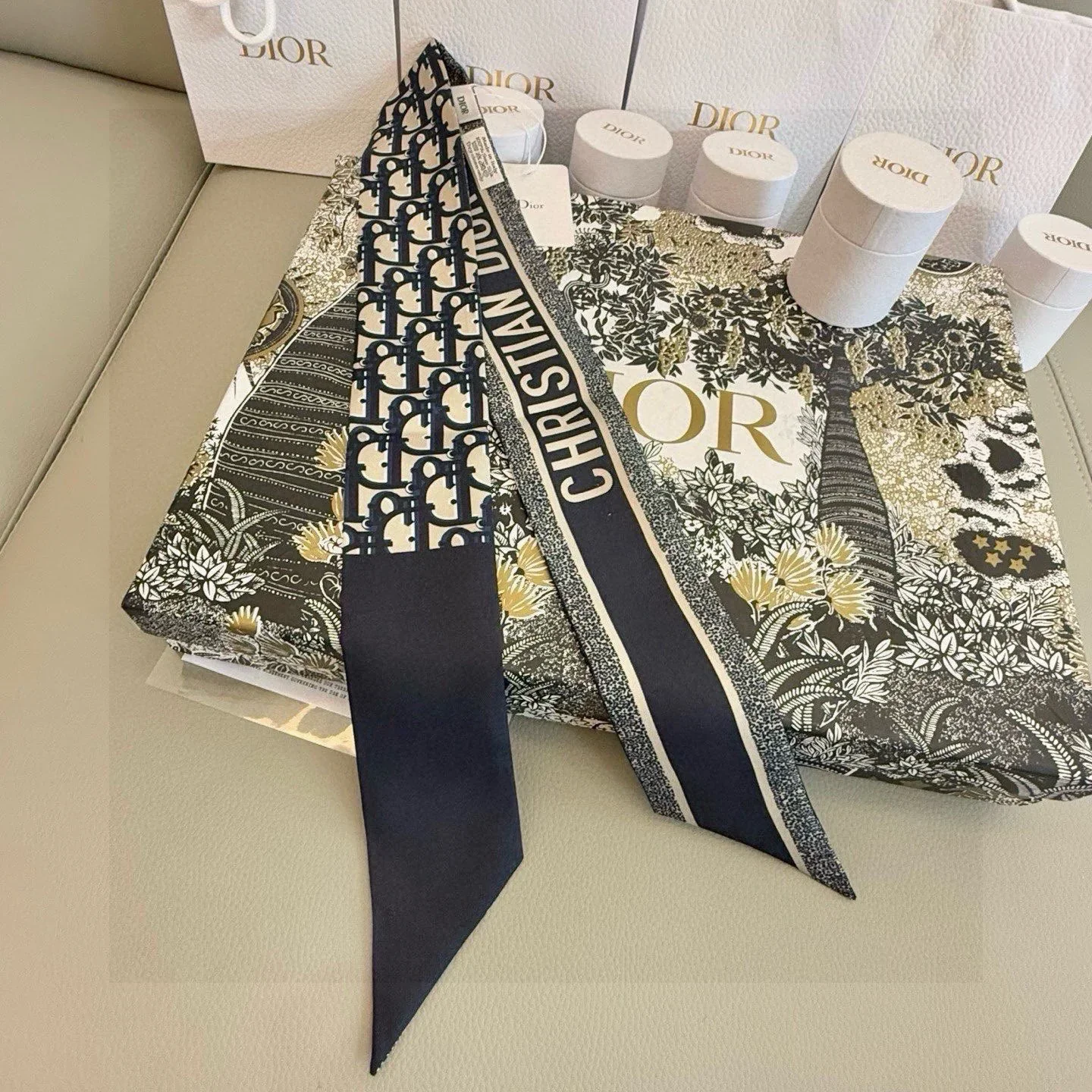 Alternative view of DIOR Scarves & Twilly 50202607020319