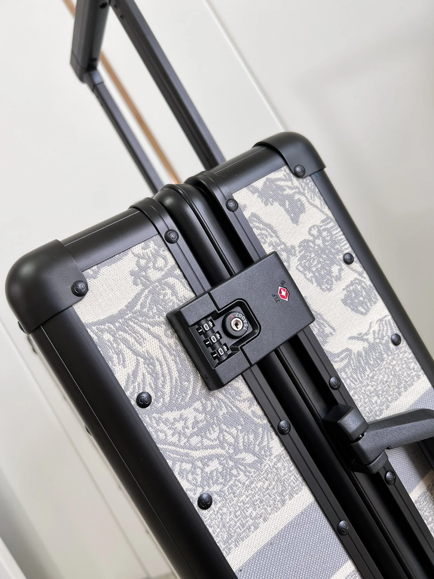 DIOR Suitcases 37x21x57cm 20inch 500202607010123 - Image 5