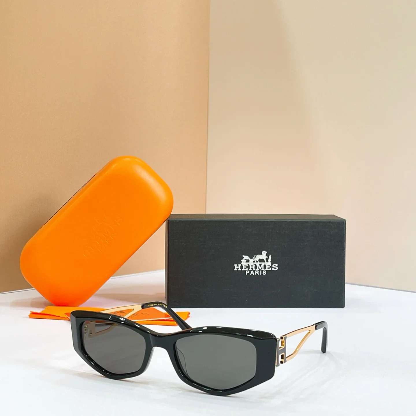 HERMES Glasses & Sunglasses 135202607020447