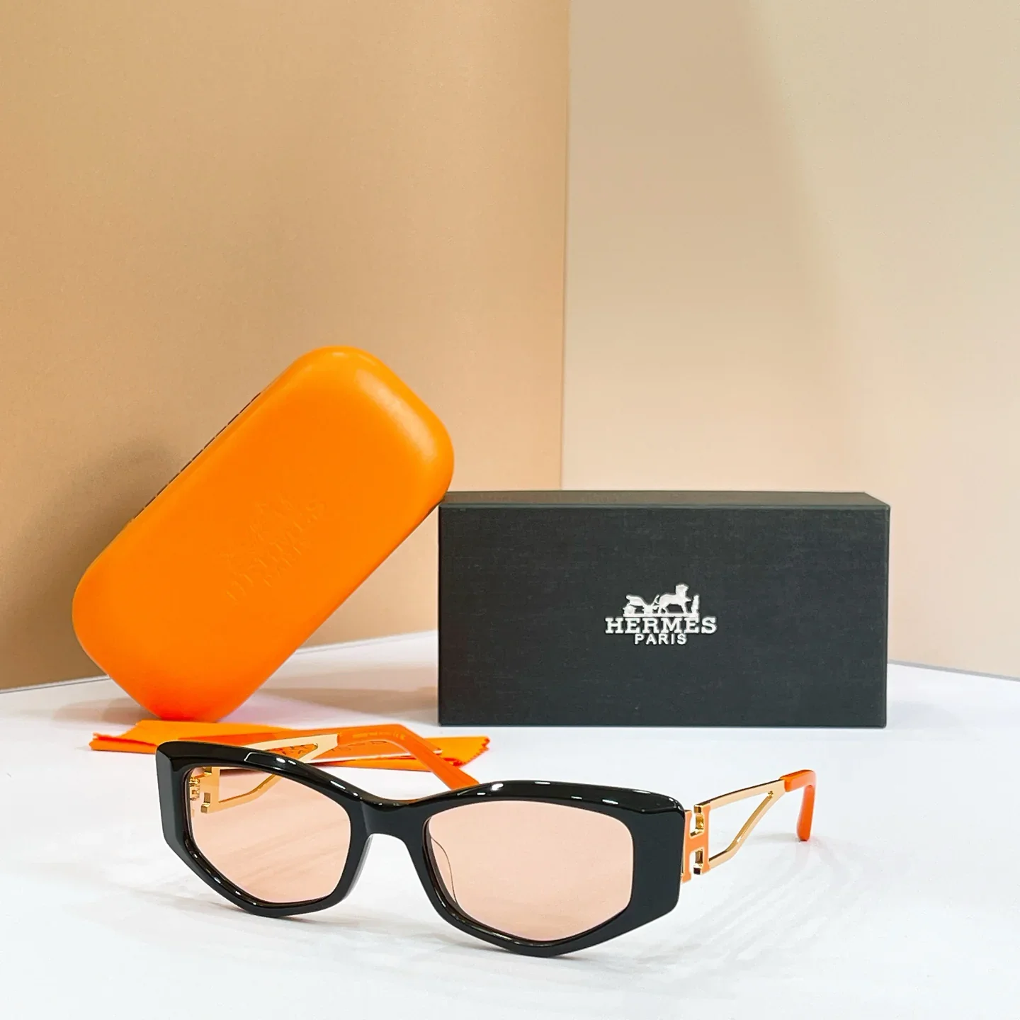 Alternative view of HERMES Glasses & Sunglasses 135202607020447