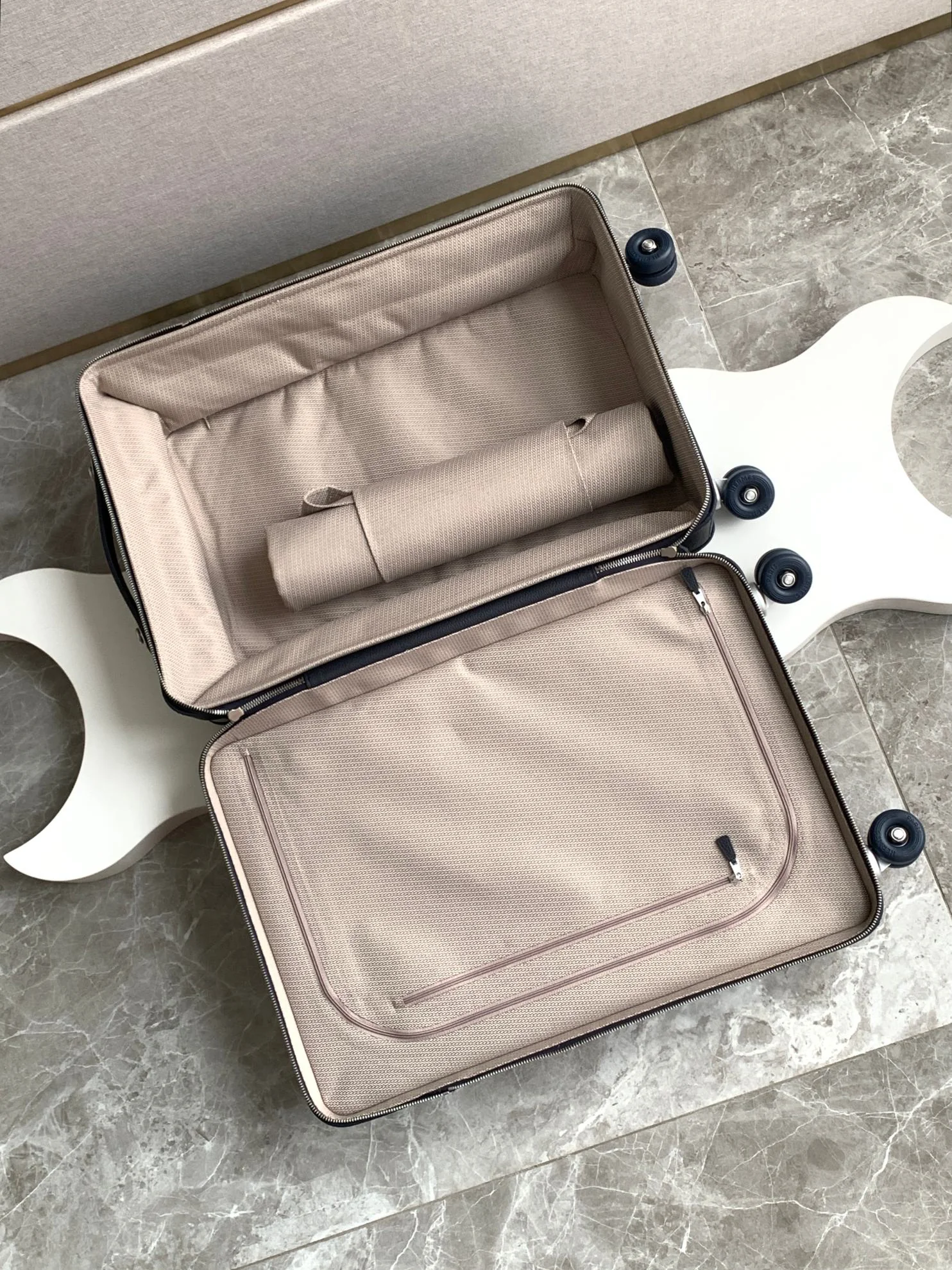 HERMES Suitcases 33x55x20cm 3500202607010018 - Image 9