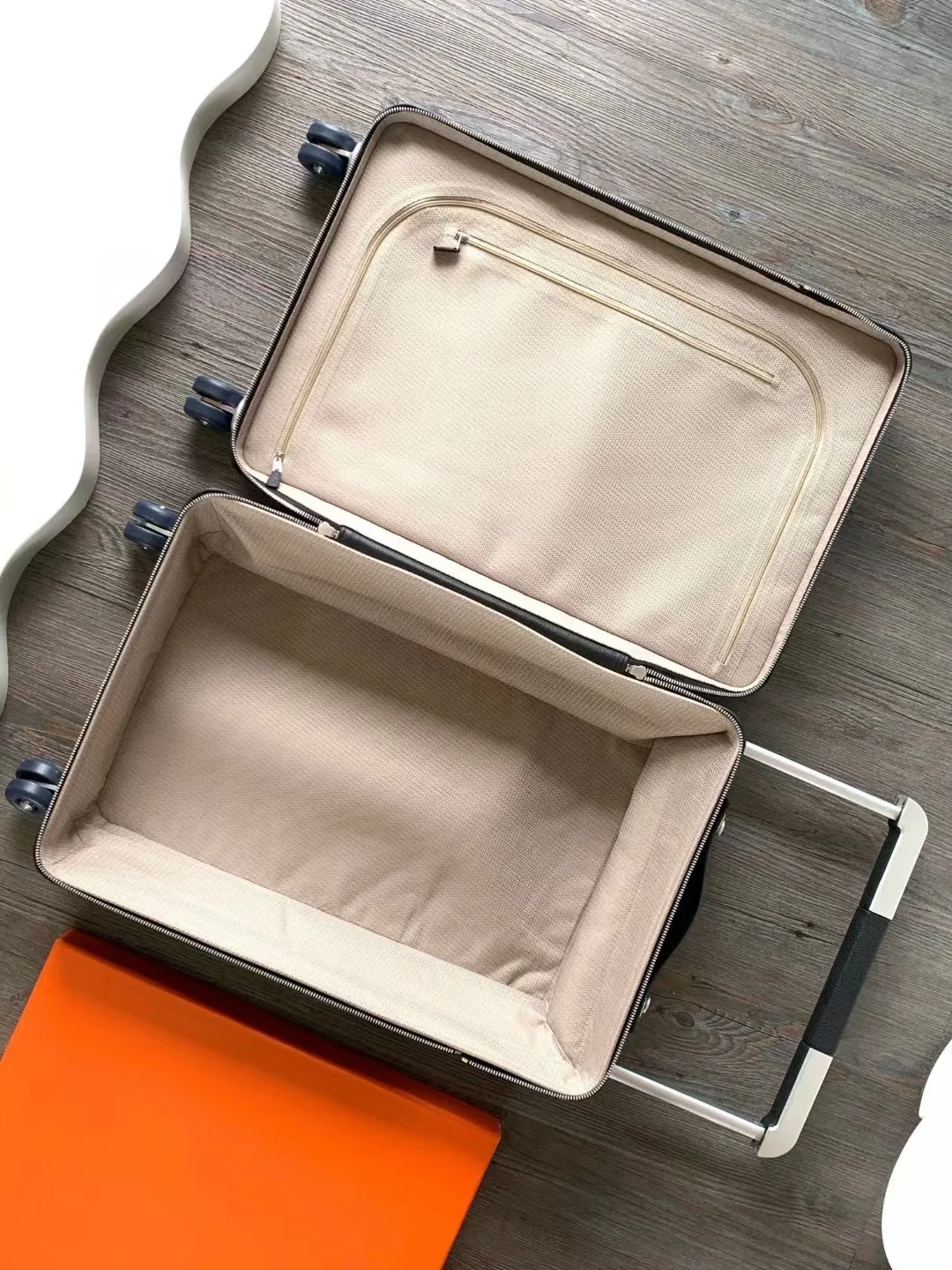 HERMES Suitcases 33x55x20cm 3500202607010030 - Image 5