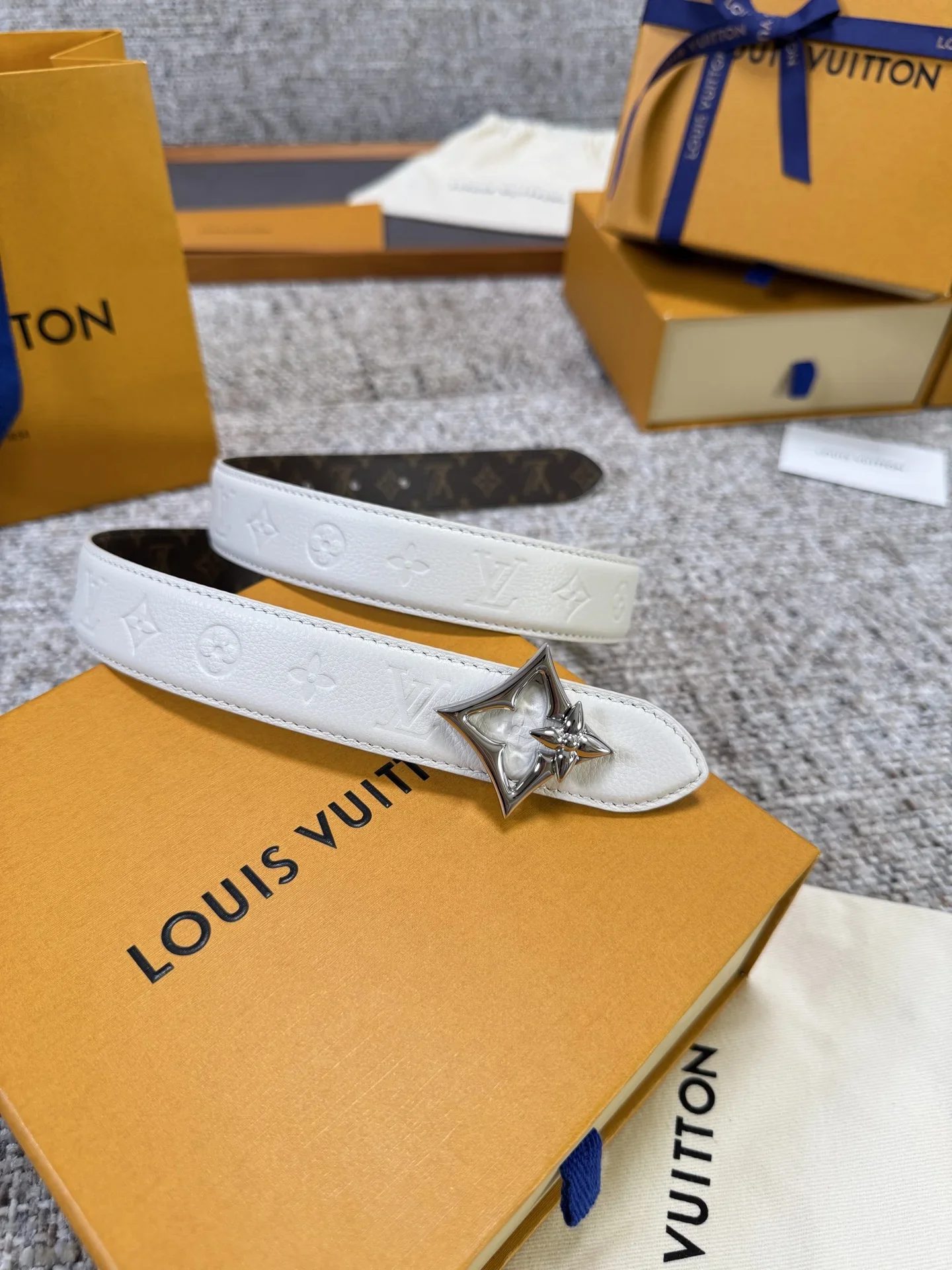 LV Belts 3.0cm Width 160202607050645
