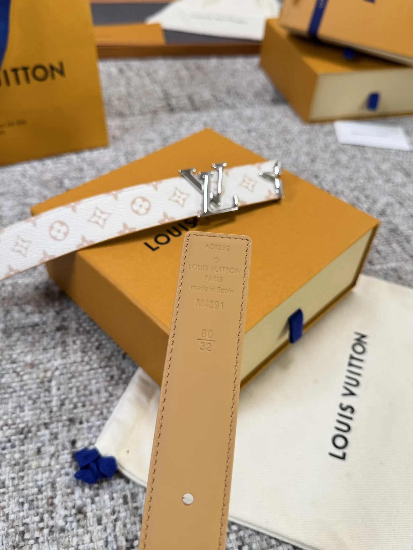 LV Belts 3.0cm Width 160202607050816 - Image 6