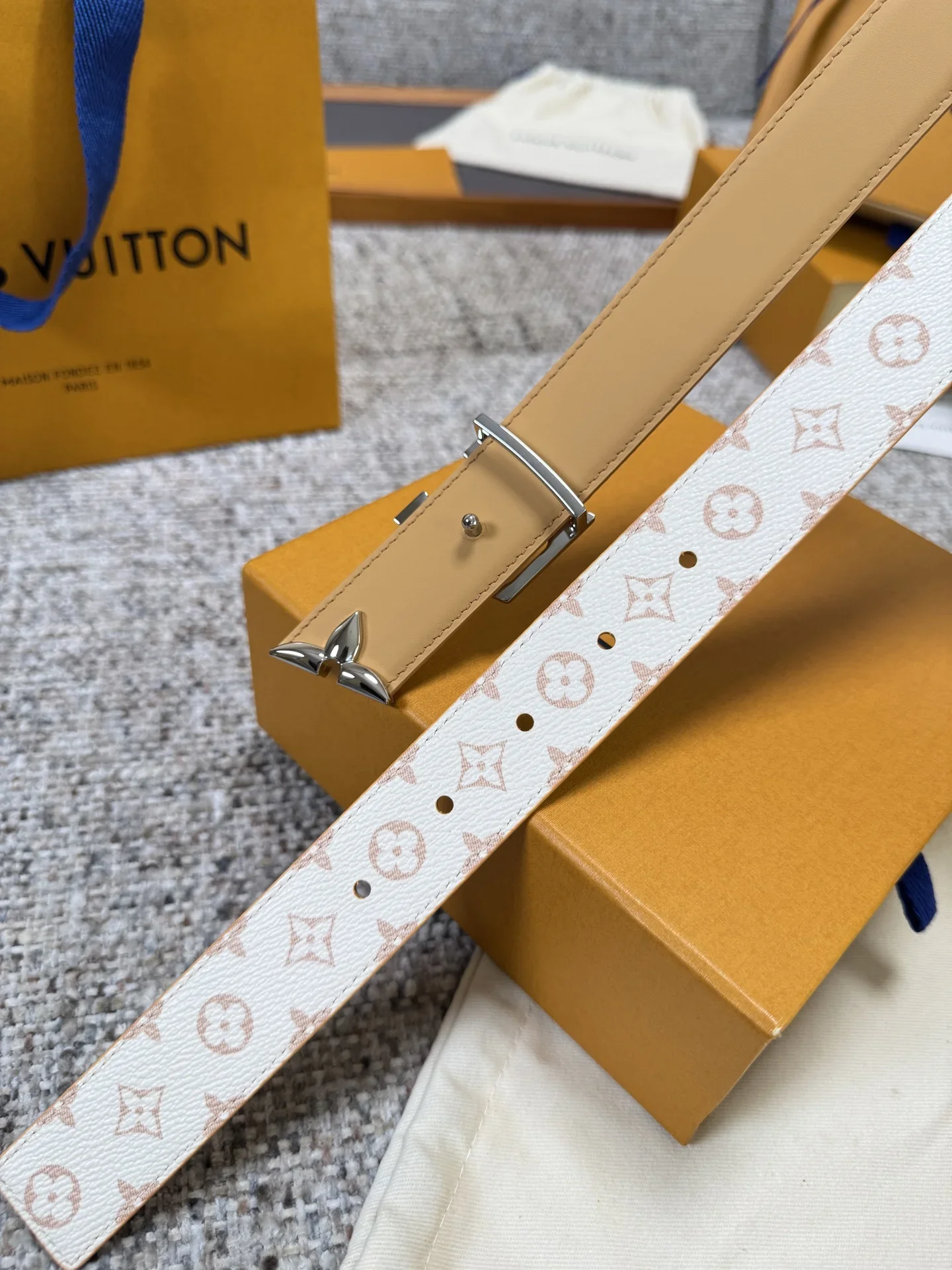 LV Belts 3.0cm Width 160202607050816 - Image 7