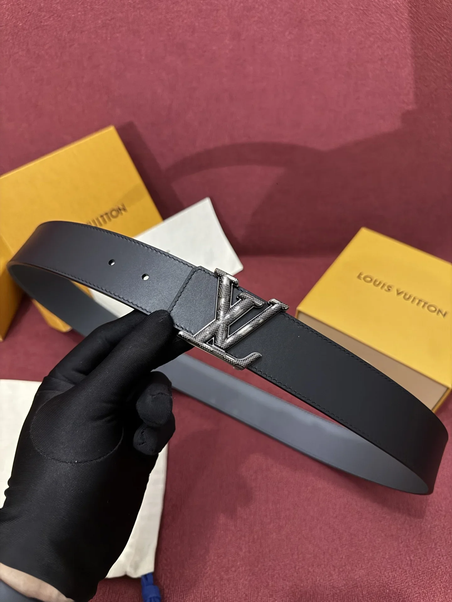Alternative view of LV Belts Calf Leather 160202607050601