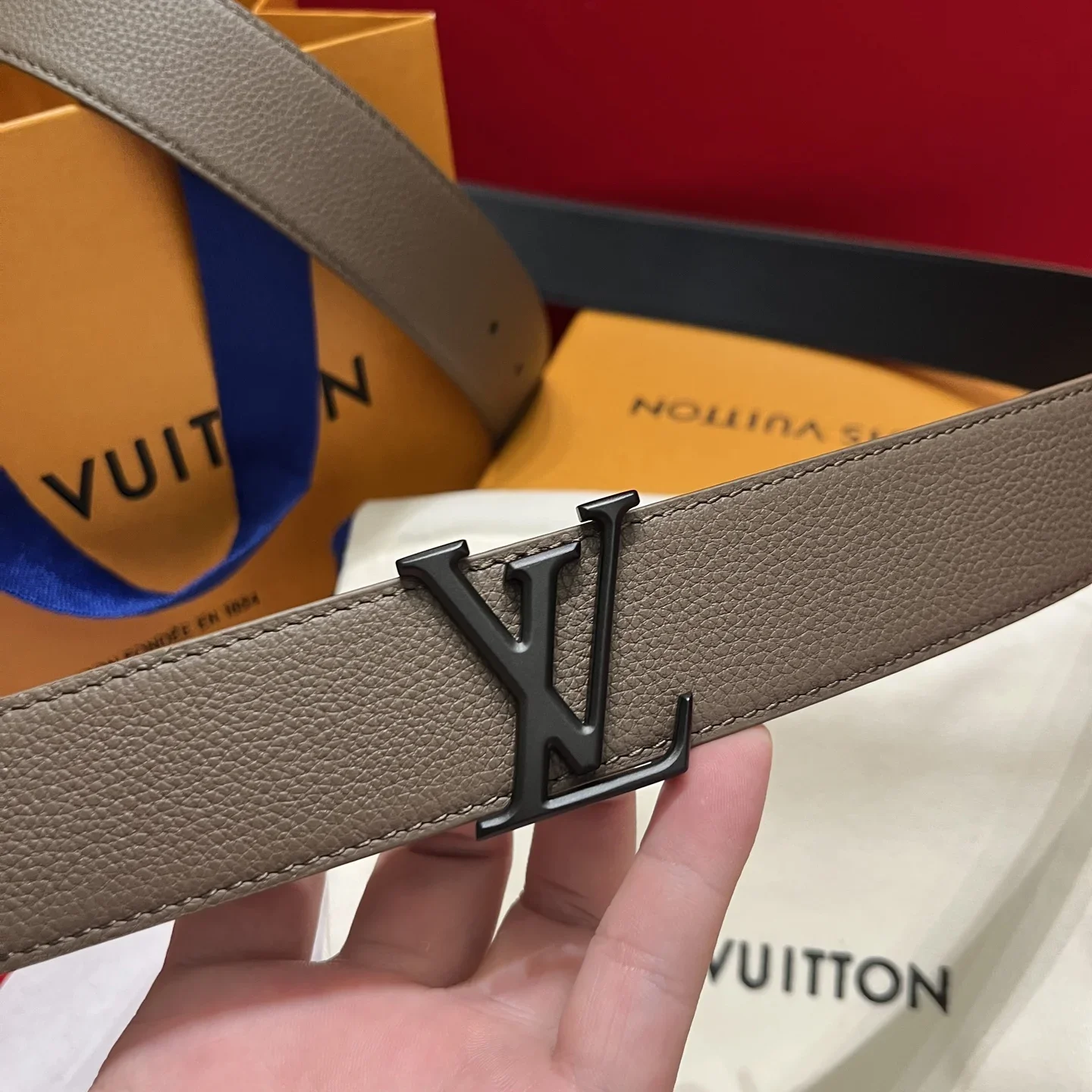 Alternative view of LV Belts Calfskin Leather 35cm Width 240202607050639