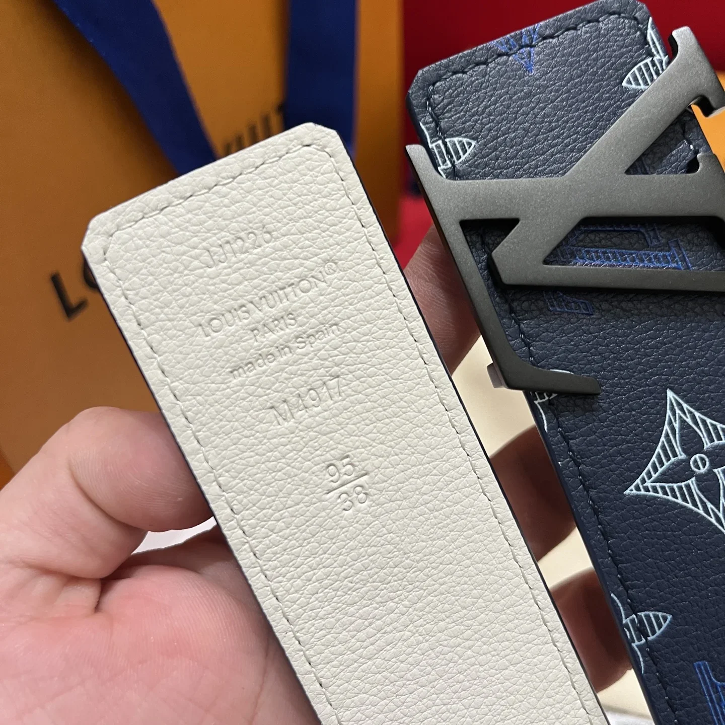 Alternative view of LV Belts Calfskin Leather 4cm Width 280202607050605