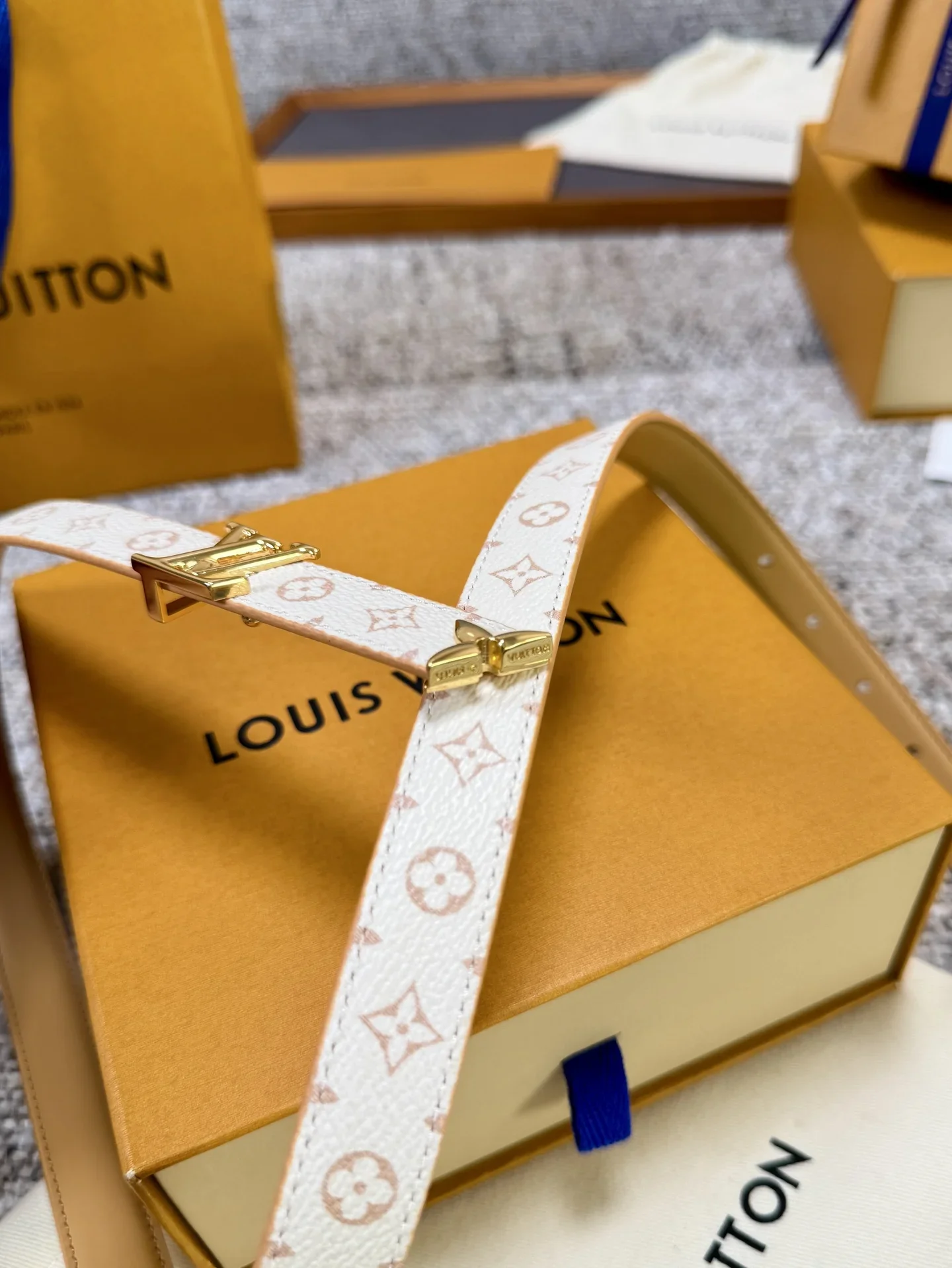 LV Belts Canvas Leather 2.0cm Width 160202607050817 - Image 3