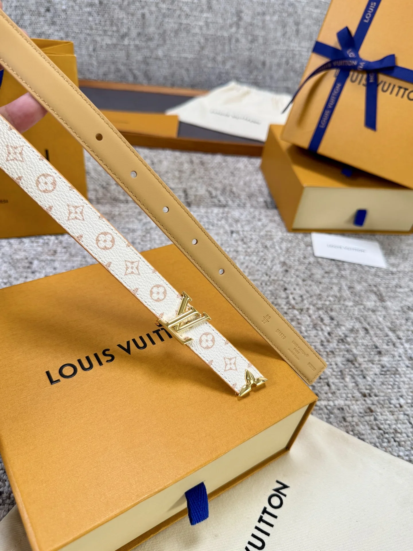 LV Belts Canvas Leather 2.0cm Width 160202607050817 - Image 4