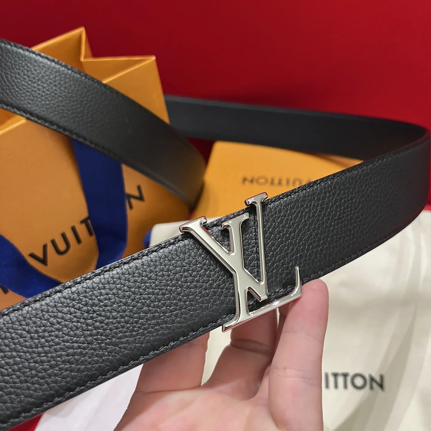 Alternative view of LV Belts Grain Calf Leather 35cm Width 240202607050595