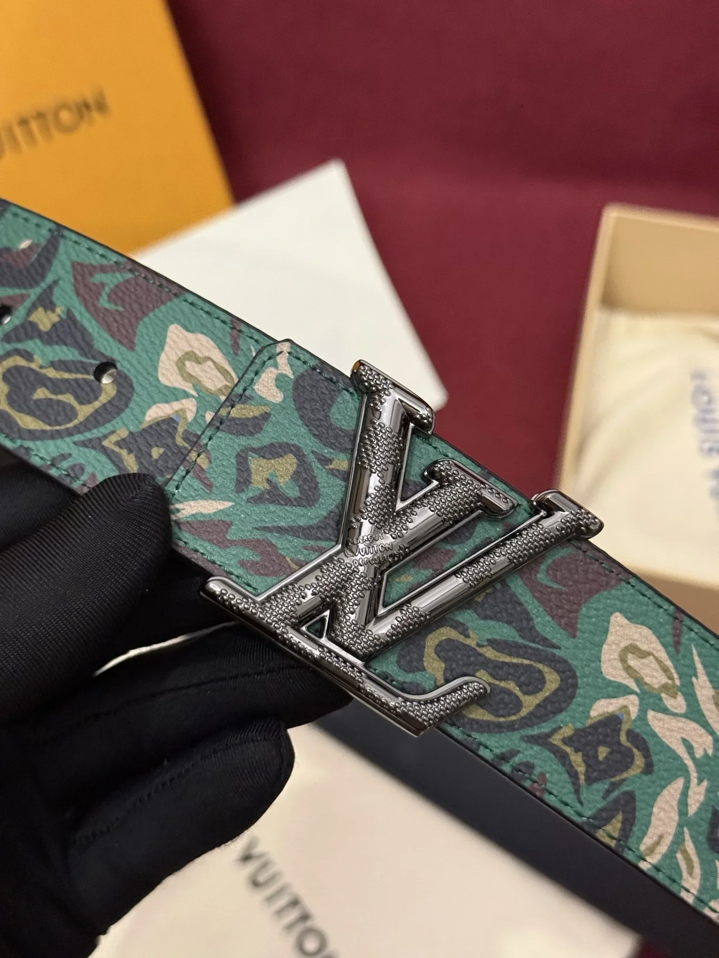 LV Belts Leather 160202607050532