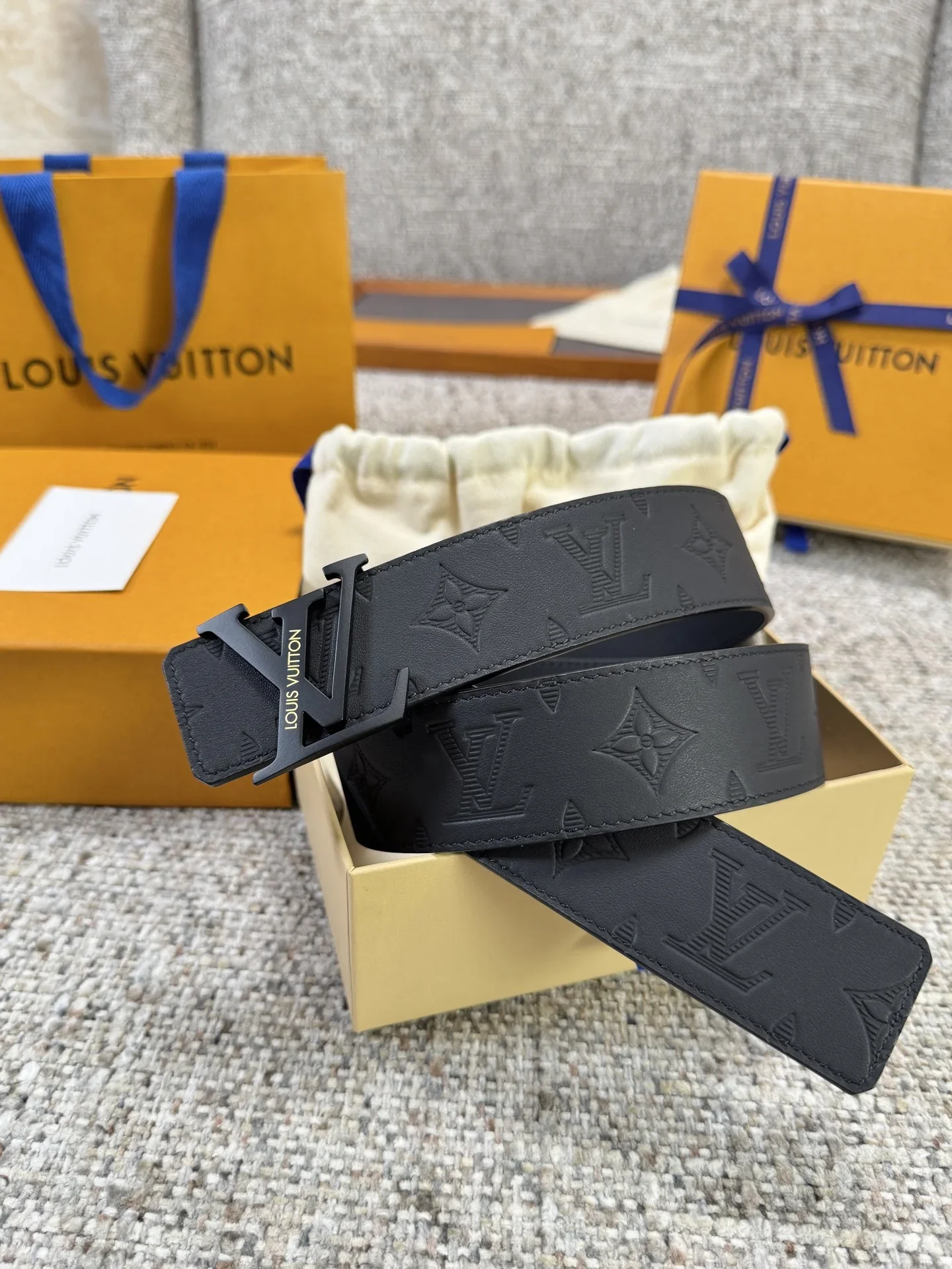 LV Belts Leather 4.0cm Width 160202607050563