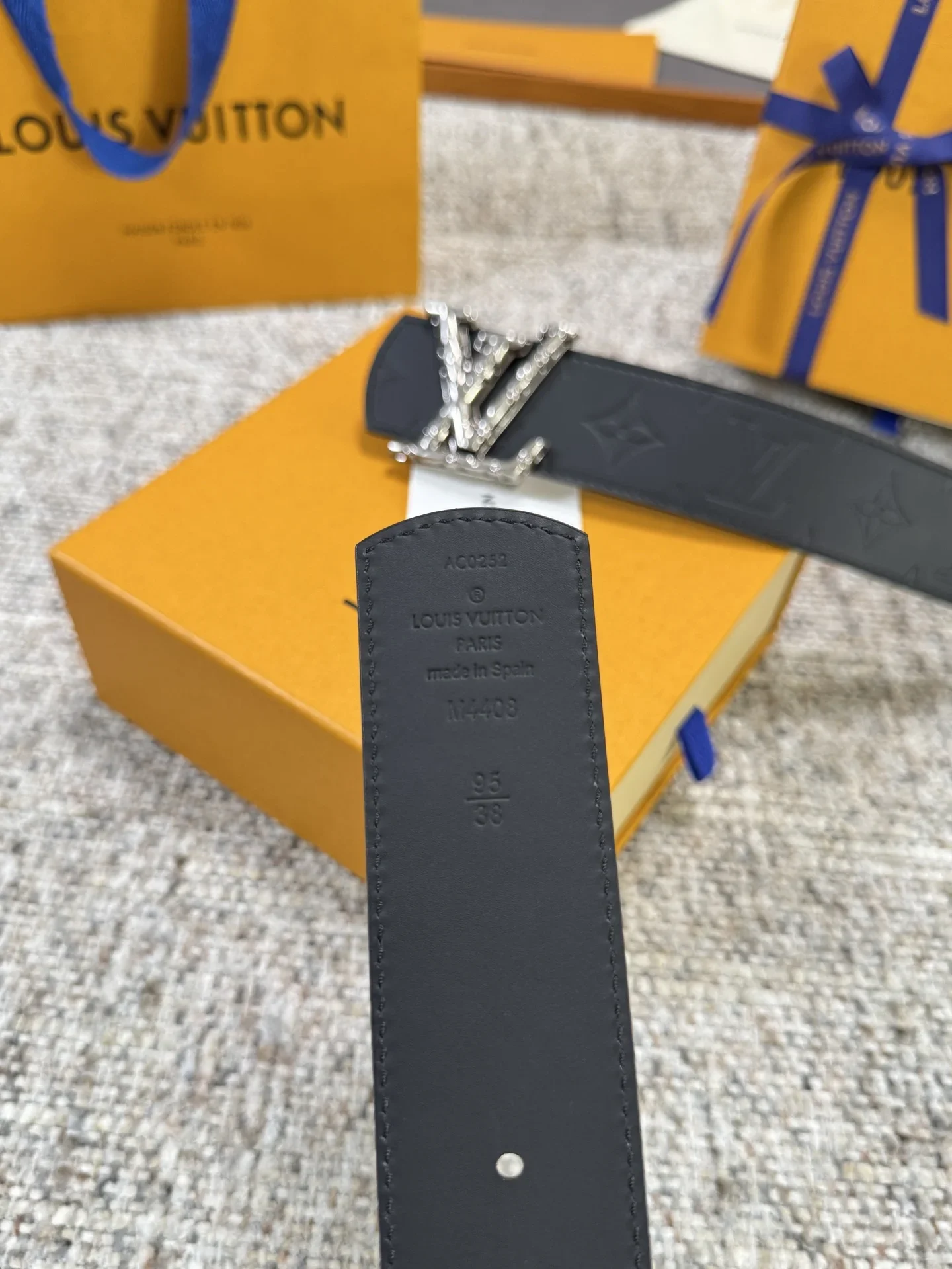 LV Belts Leather 4.0cm Width 160202607050821 - Image 7