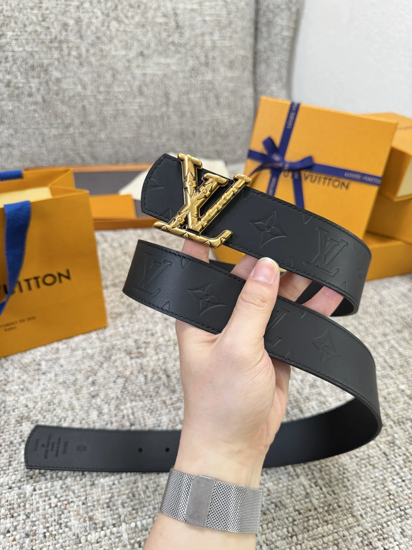 LV Belts Leather 4.0cm Width 160202607050822 - Image 2
