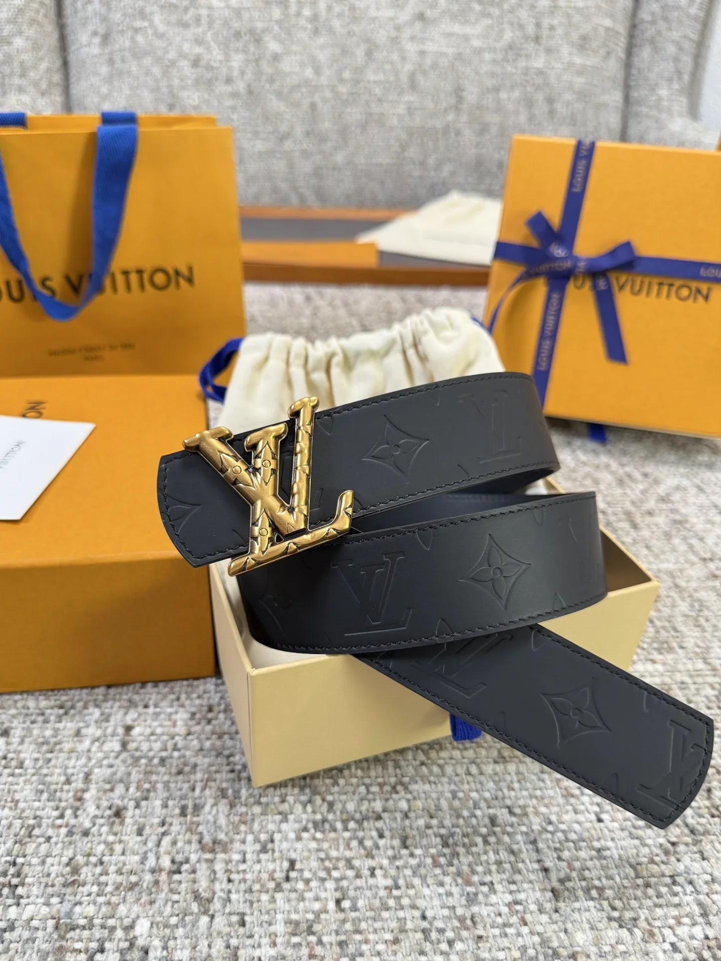 LV Belts Leather 4.0cm Width 160202607050822 - Image 5