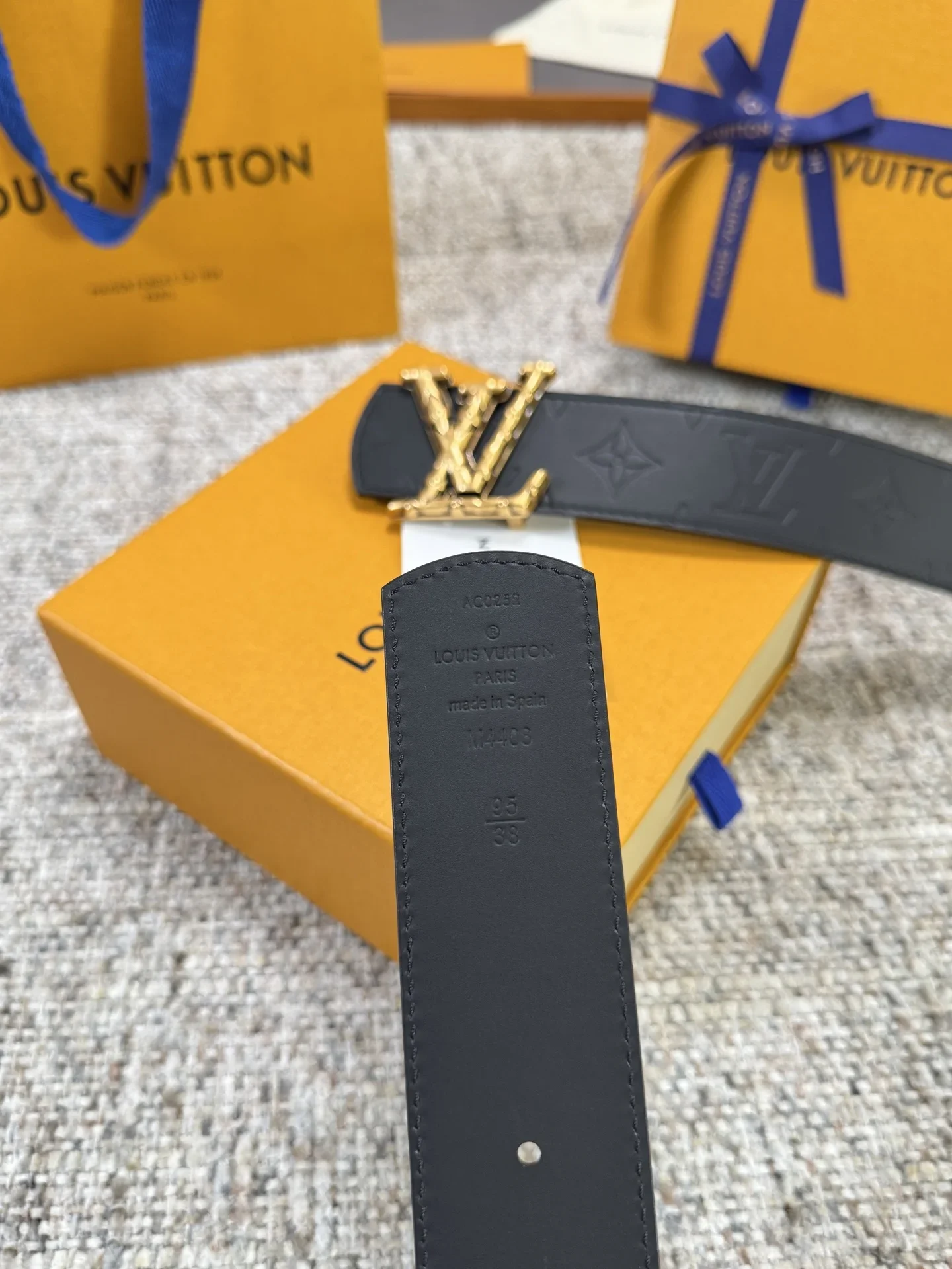 LV Belts Leather 4.0cm Width 160202607050822 - Image 6