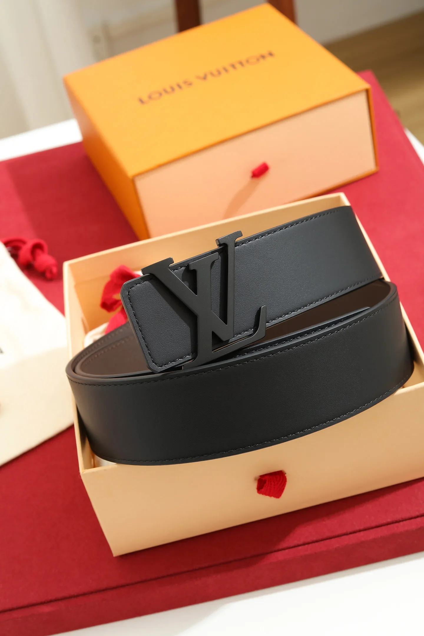 LV Belts Taurillon Leather 160202607050558