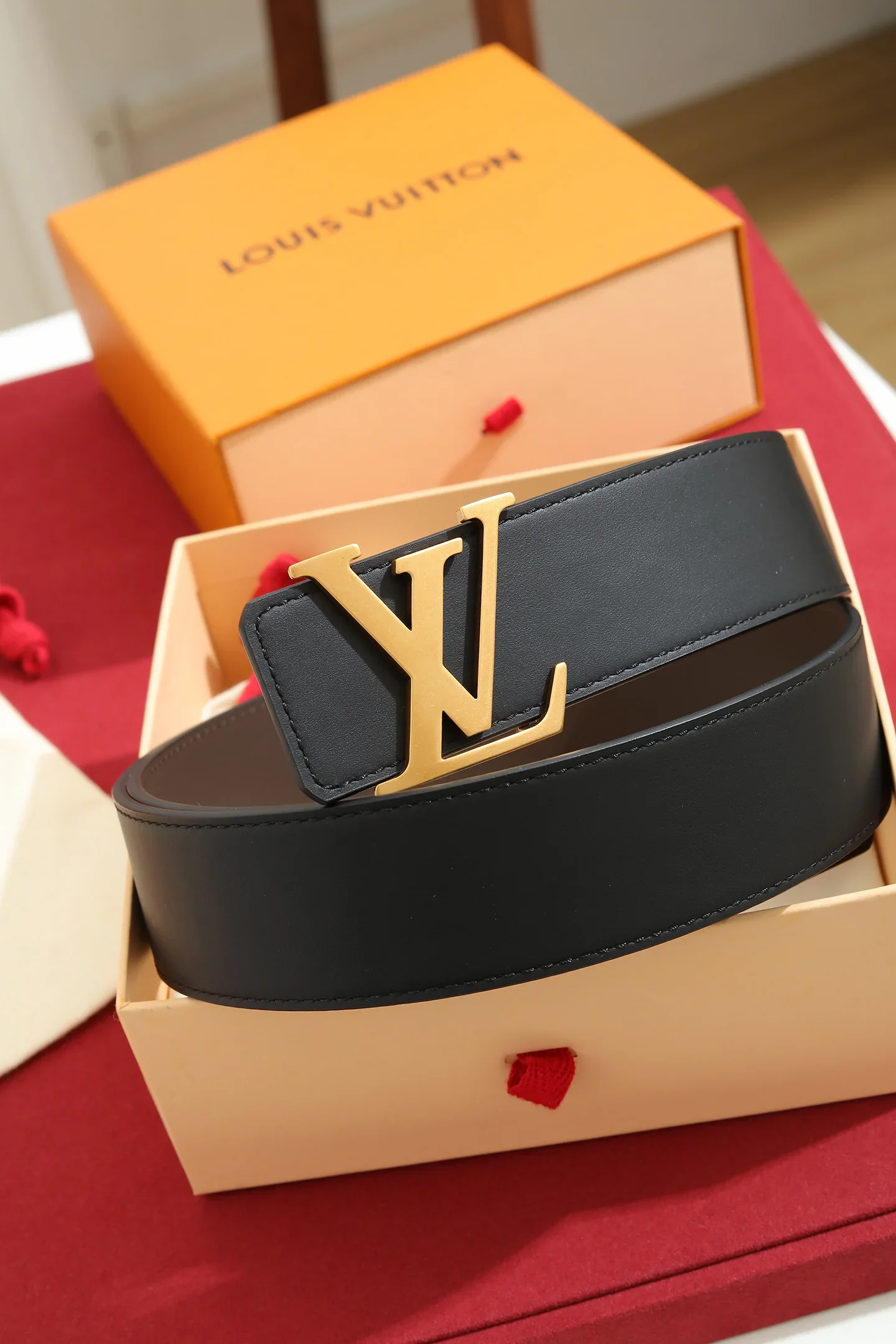 LV Belts Taurillon Leather 160202607050578