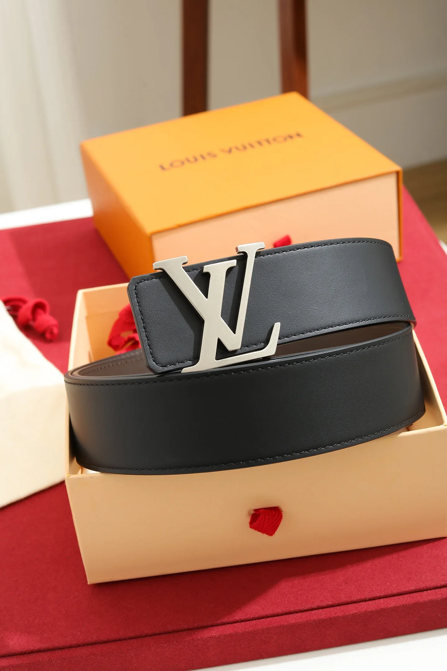 LV Belts Taurillon Leather 160202607050587
