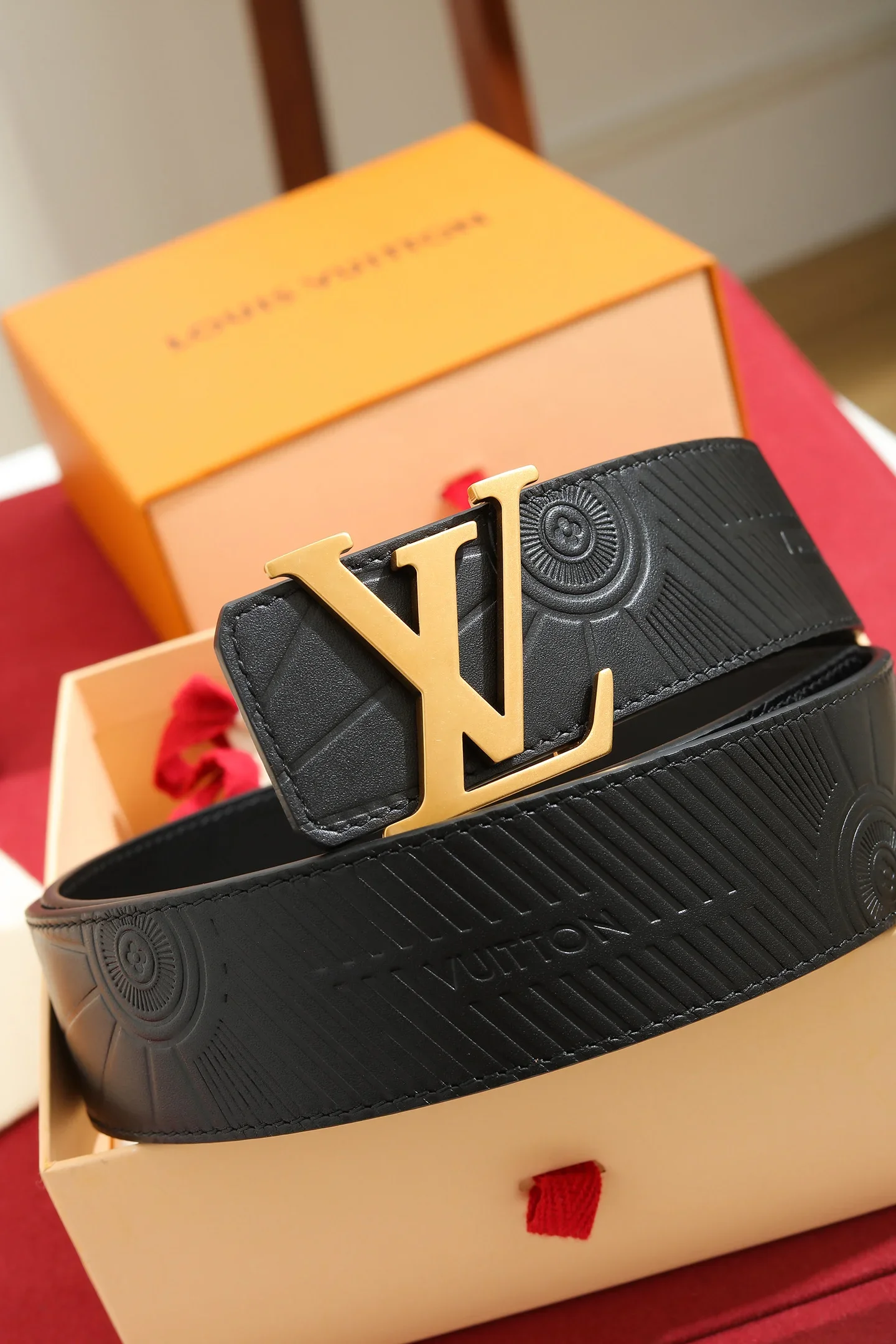 Alternative view of LV Belts Taurillon Leather 220202607050581