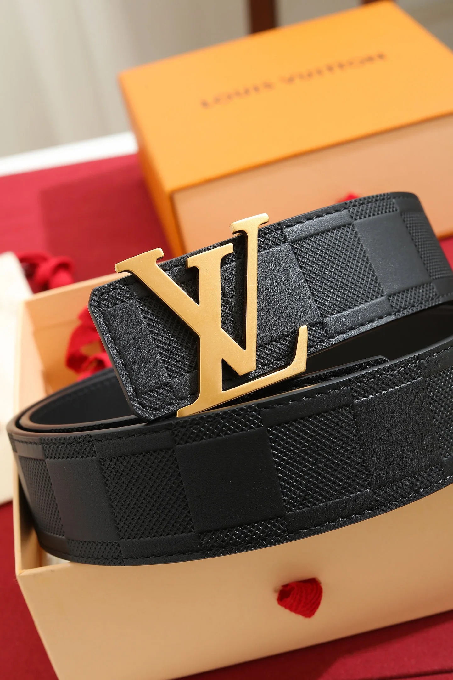 Alternative view of LV Belts Taurillon Leather 220202607050582