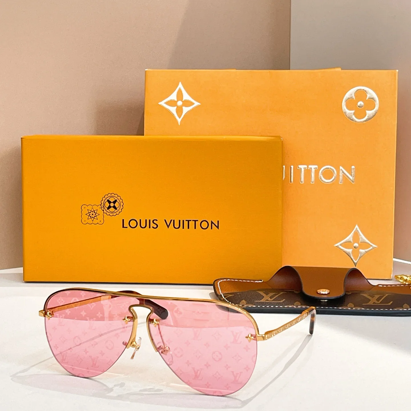 Alternative view of LV Glasses & Sunglasses 125202607020478