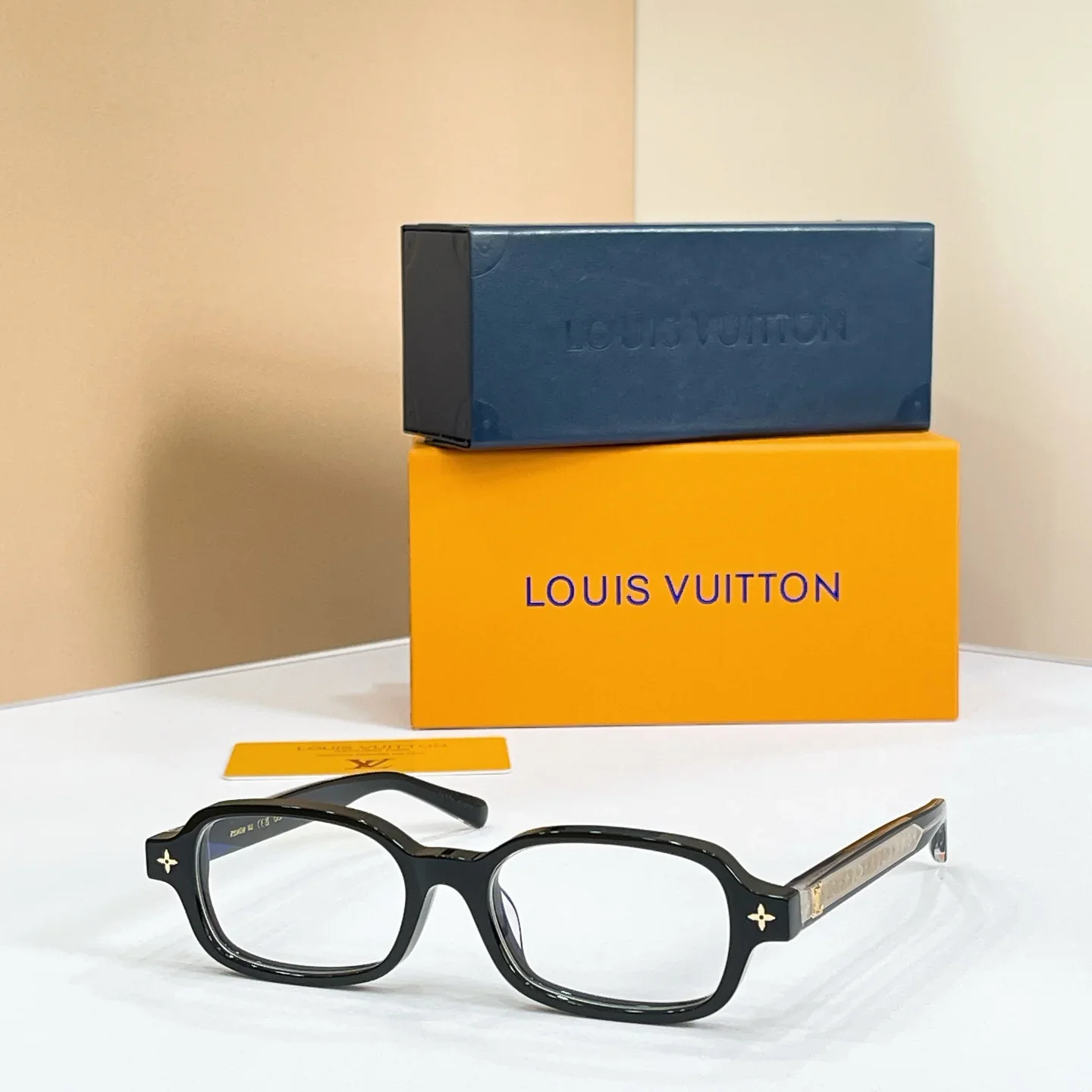 Alternative view of LV Glasses & Sunglasses 145202607020484