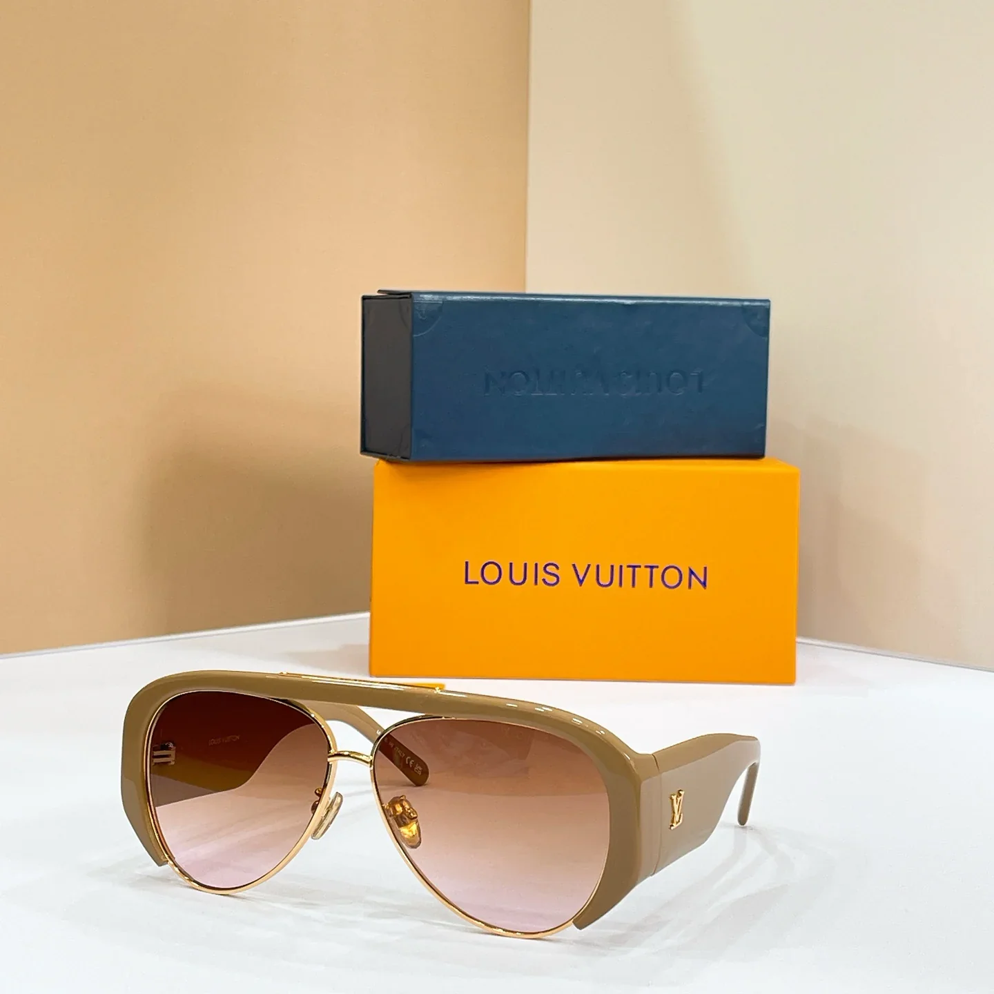 Alternative view of LV Glasses & Sunglasses 145202607020486