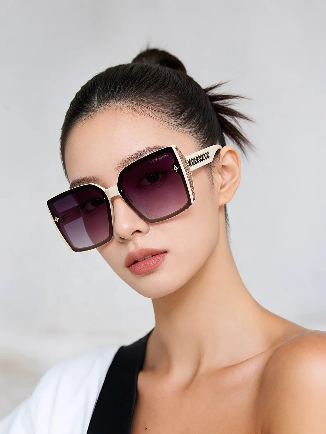 Alternative view of LV Glasses & Sunglasses 65202607020488