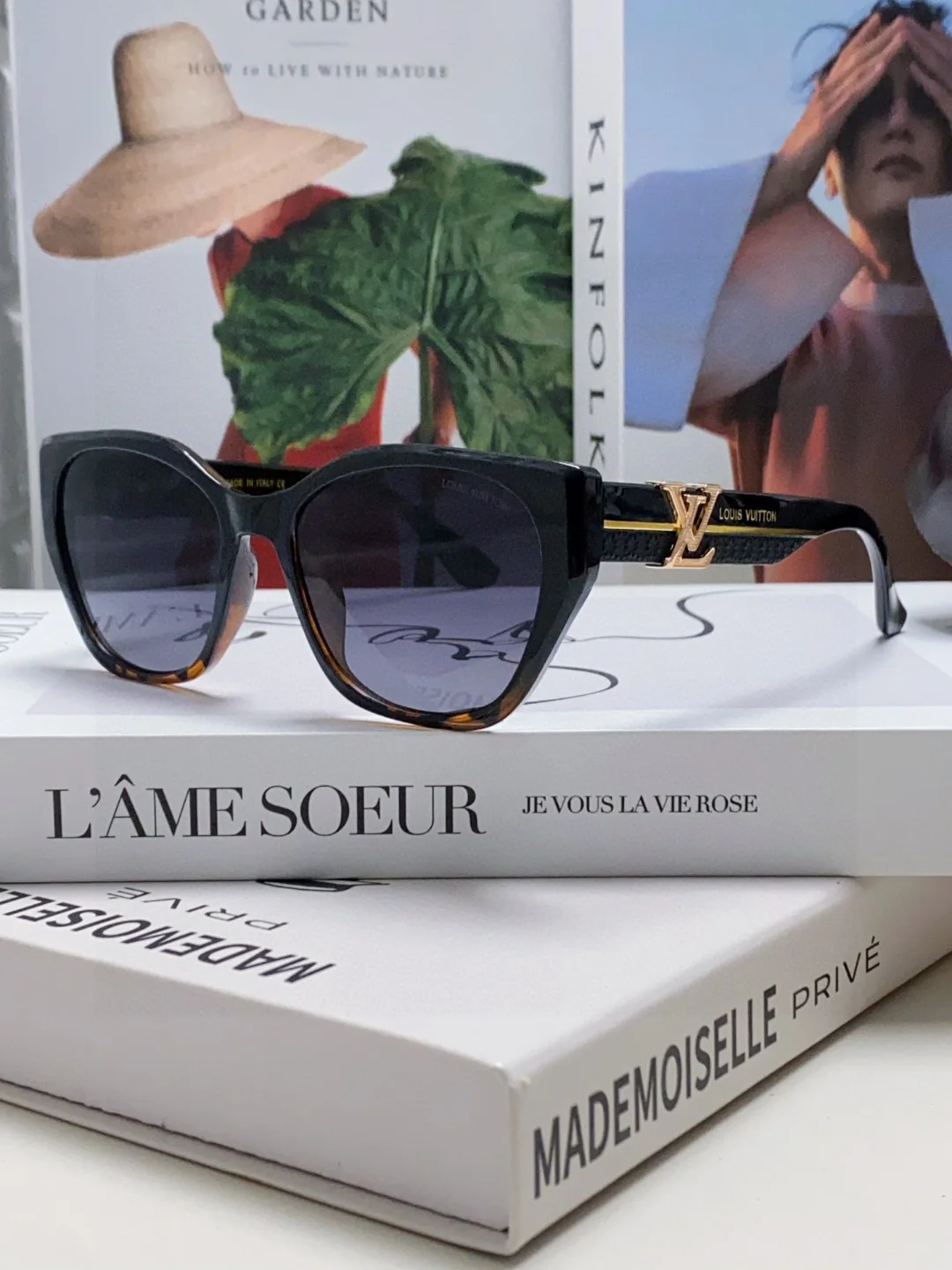 LV Glasses & Sunglasses 70202607020069