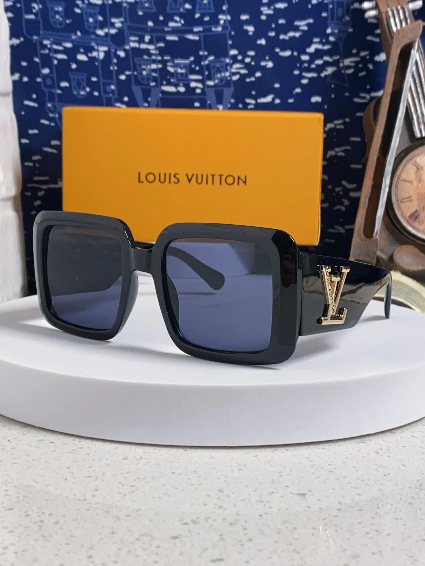LV Glasses & Sunglasses 80202607020491