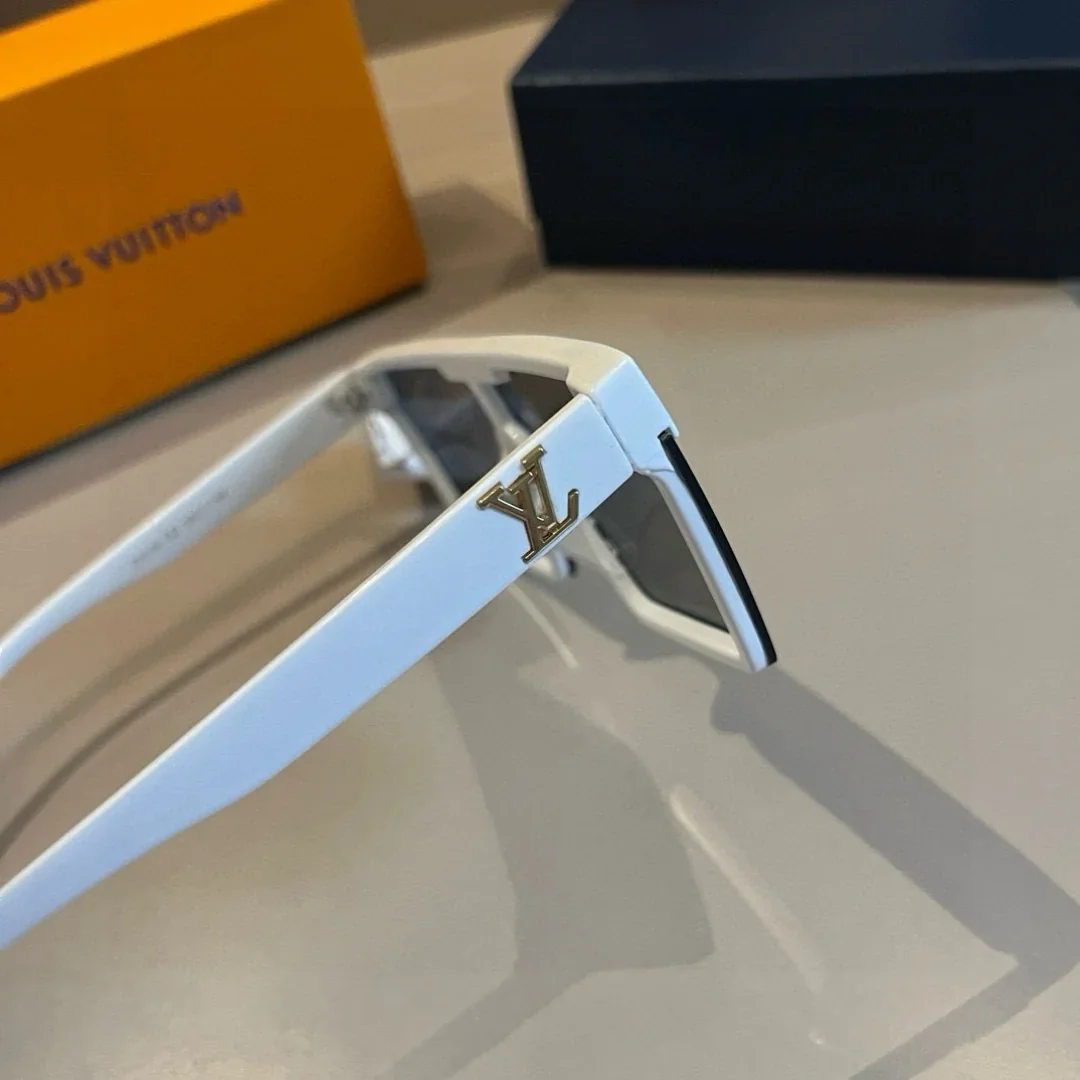 Alternative view of LV Glasses & Sunglasses 80202607020494