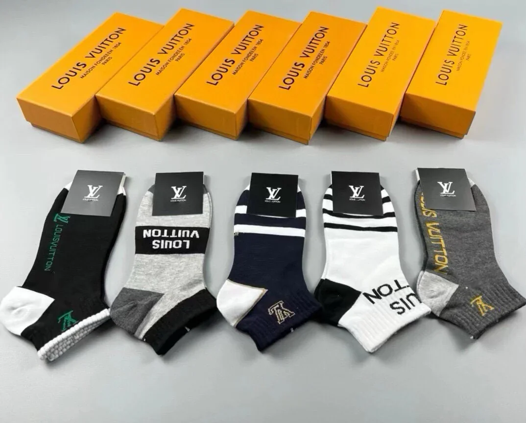 LV Socks 35202607020516