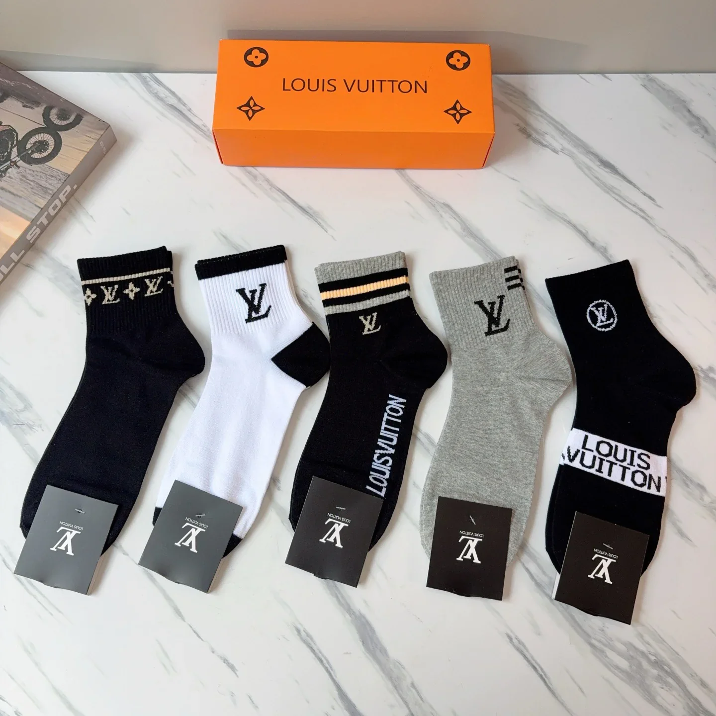 Alternative view of LV Socks 45202607020517
