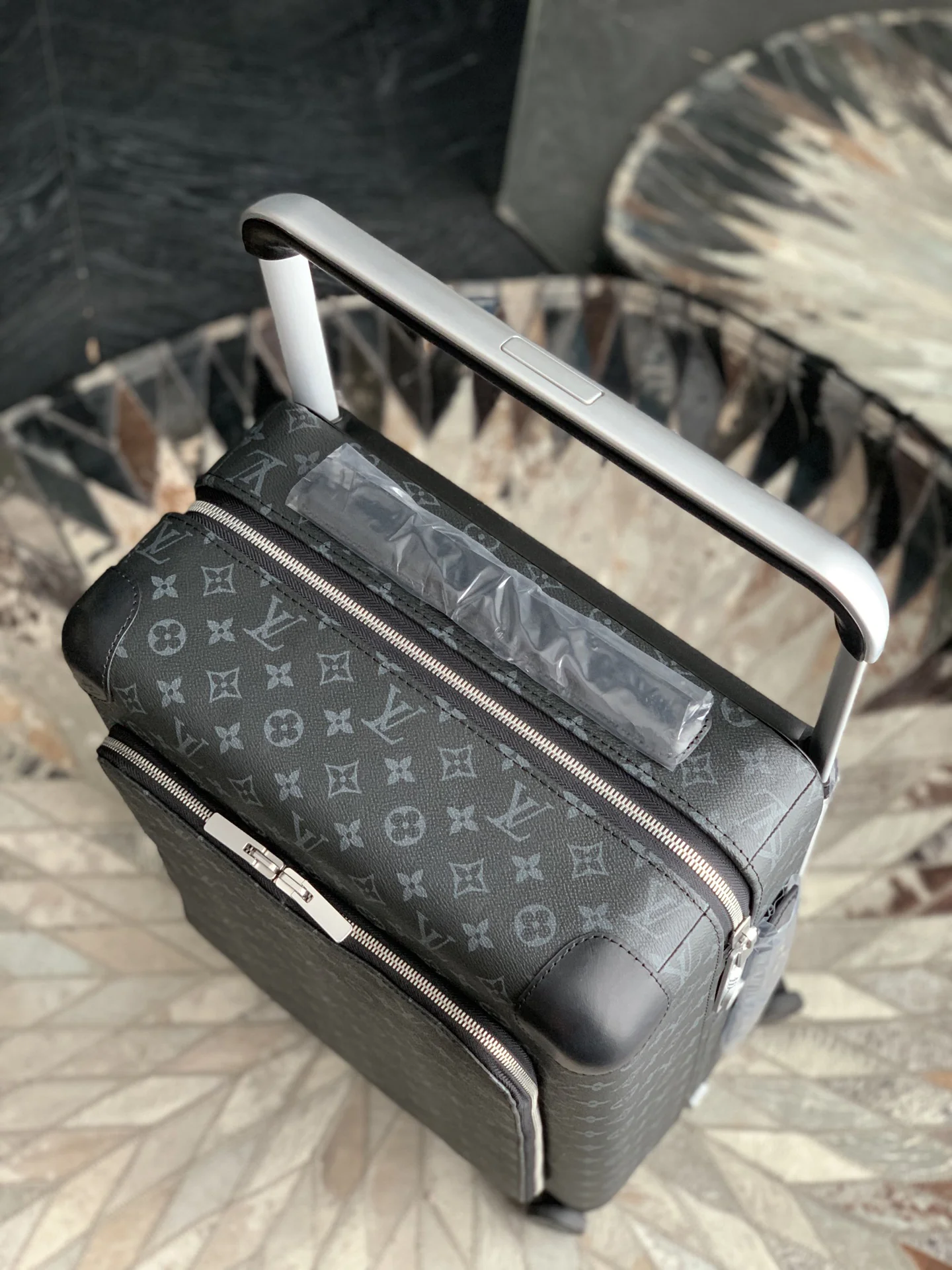 LV Suitcases 20inch 1100202607010154 - Image 5