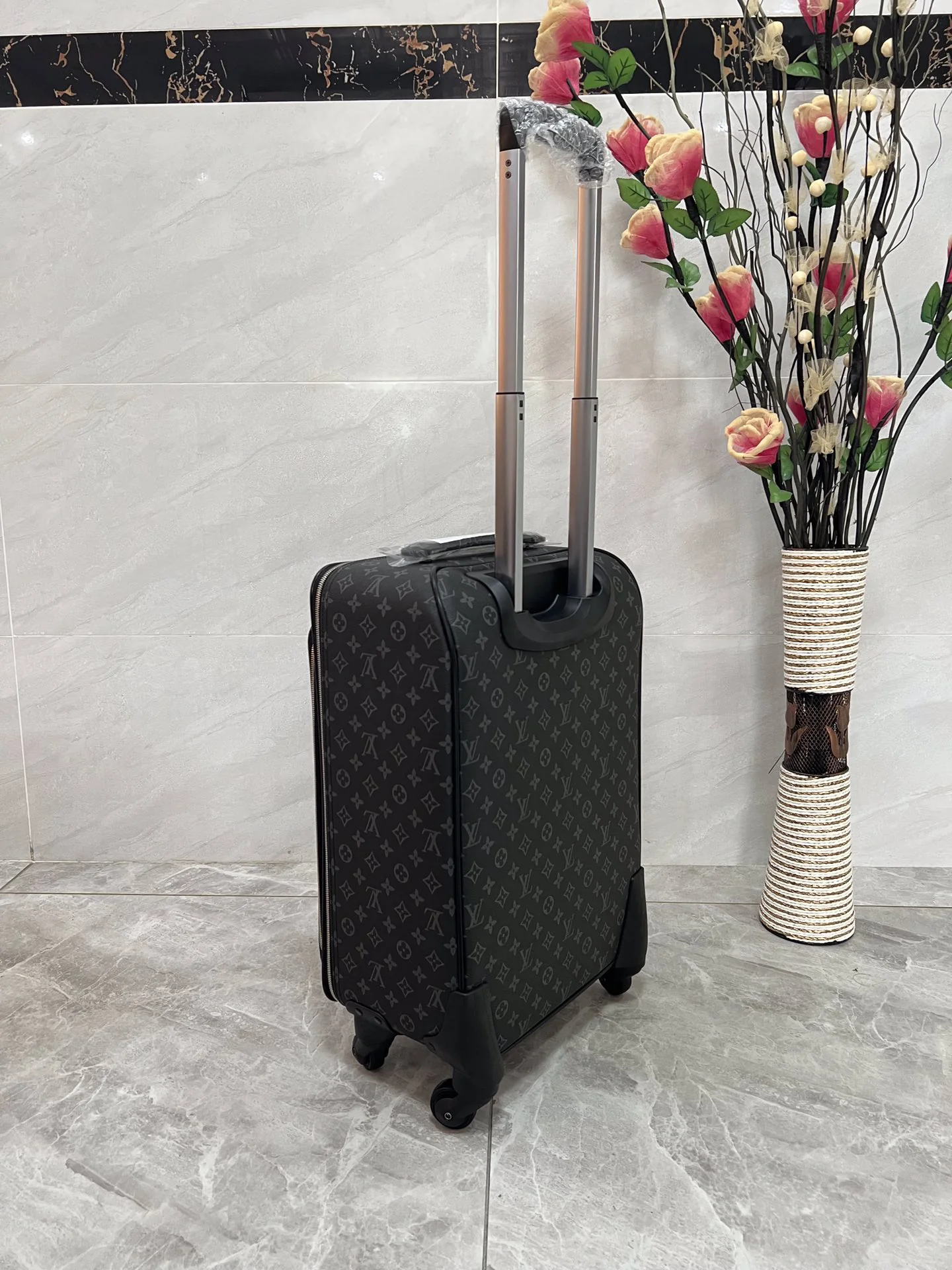 LV Suitcases 20inch 680202607010171 - Image 3