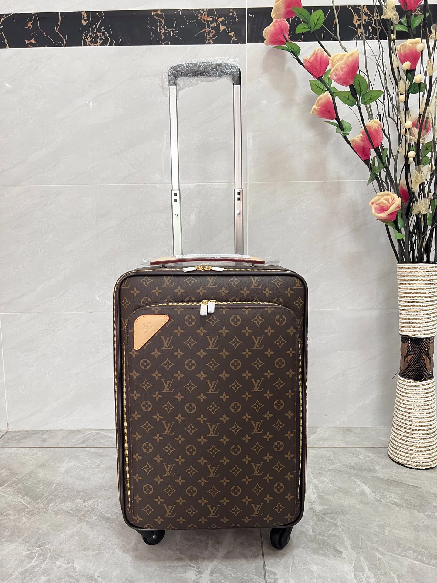 LV Suitcases 20inch 680202607010173