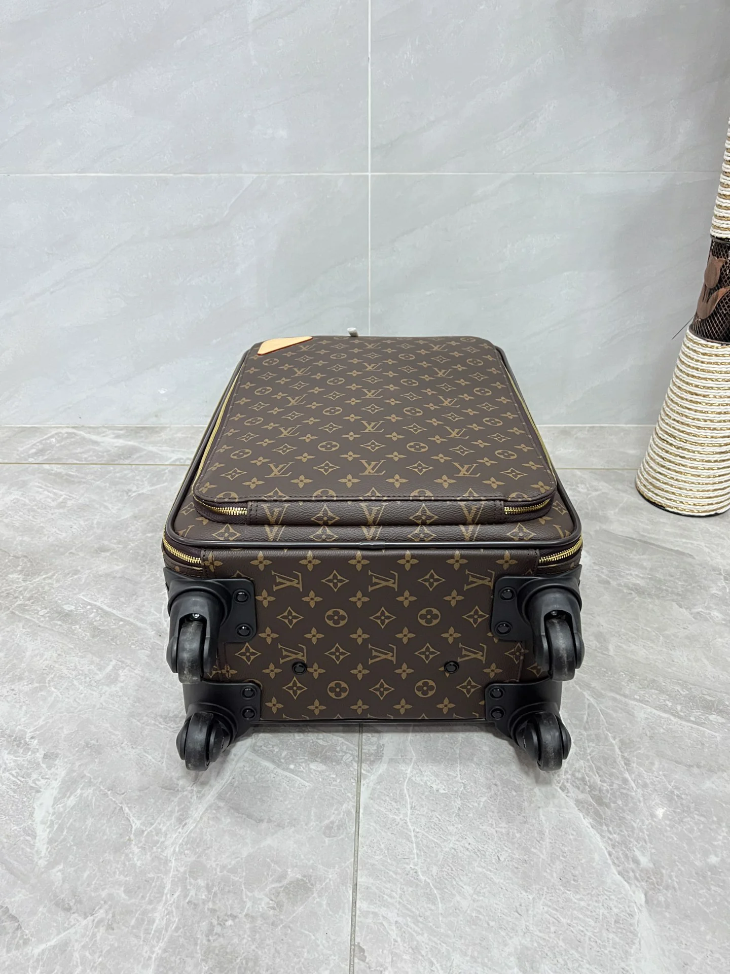 LV Suitcases 20inch 680202607010173 - Image 5