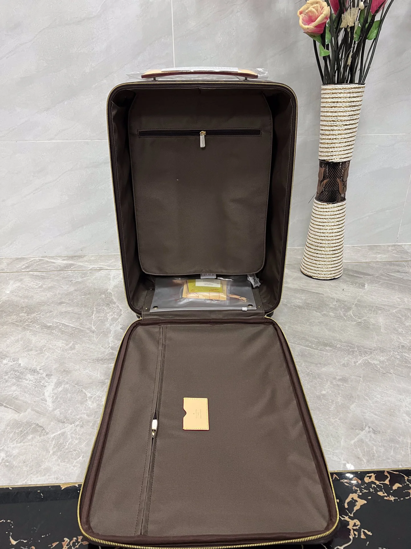 LV Suitcases 20inch 680202607010173 - Image 6