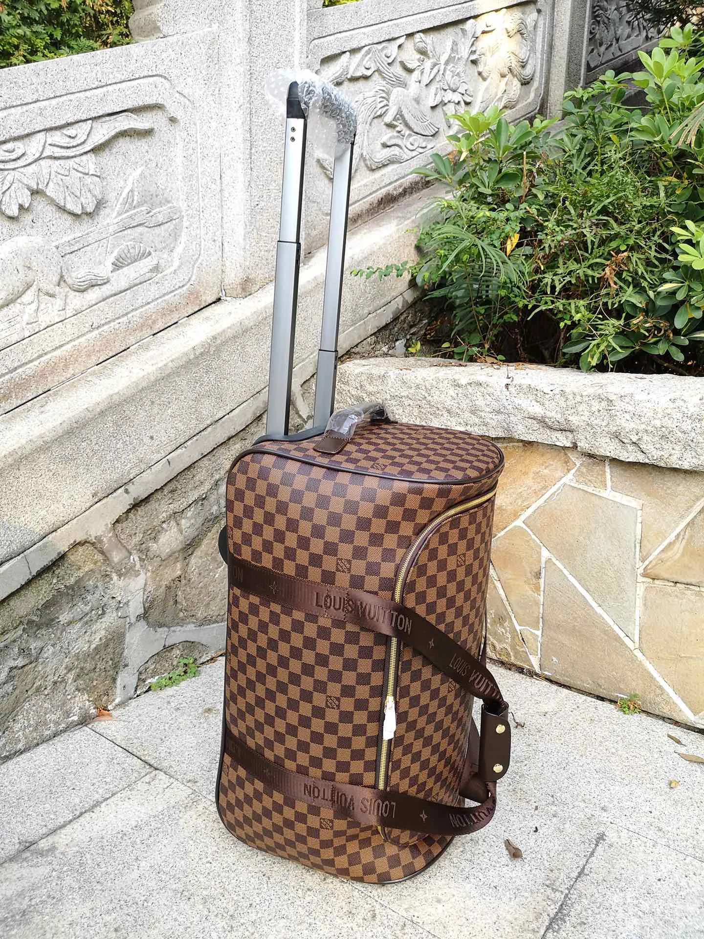 LV Suitcases 20inch32x55x28cm 630202607010135 - Image 2