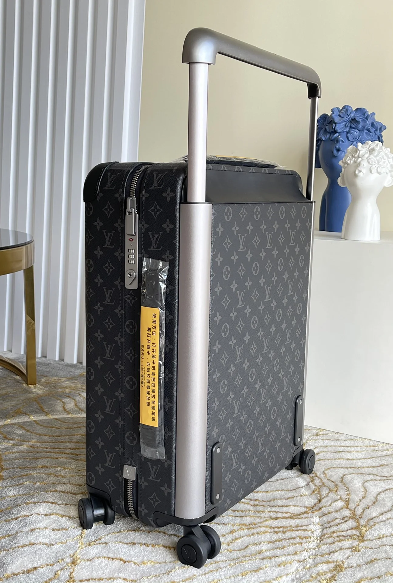 LV Suitcases 36x50x19cm 1000202607010065 - Image 4