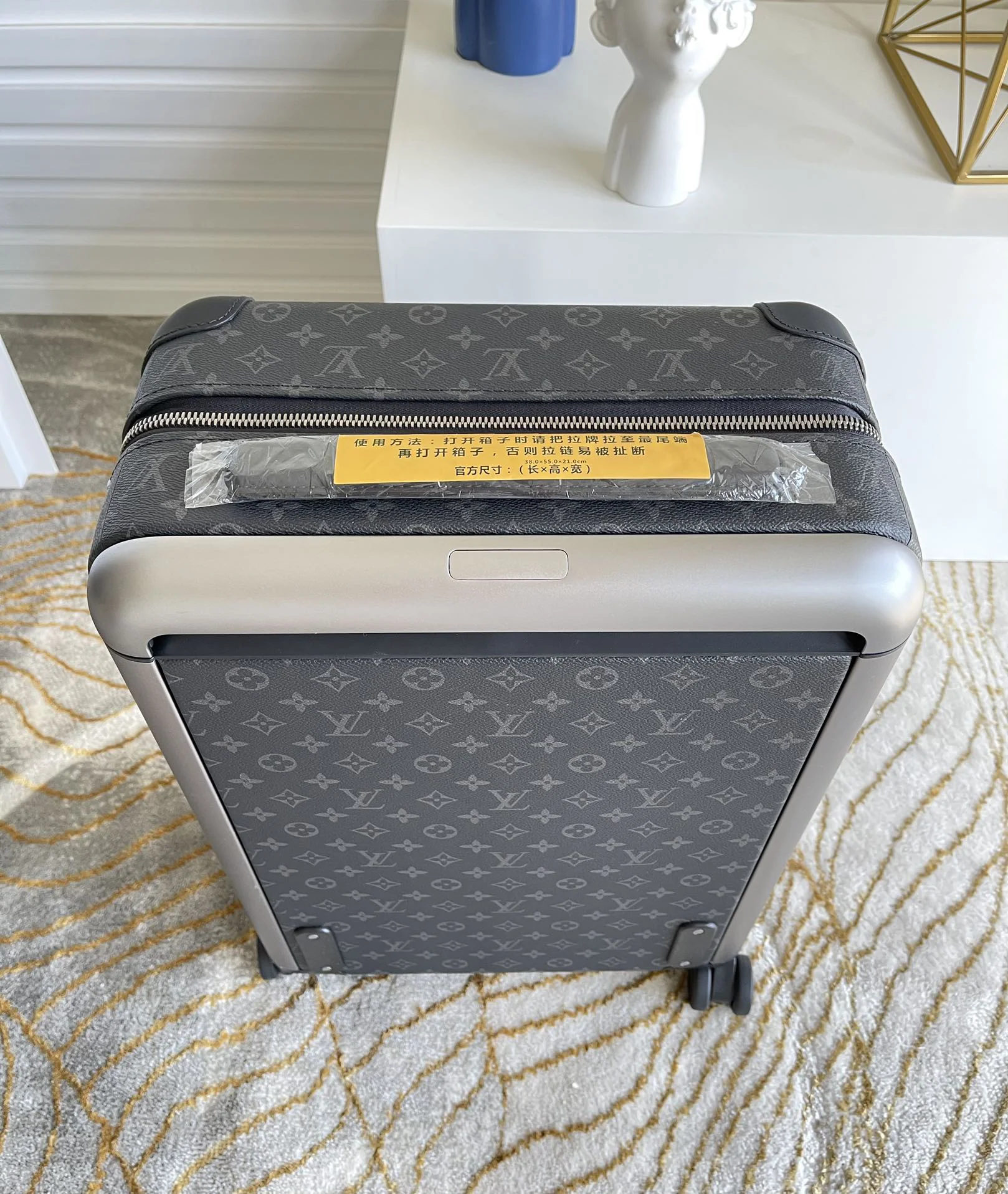 LV Suitcases 36x50x19cm 1000202607010065 - Image 6