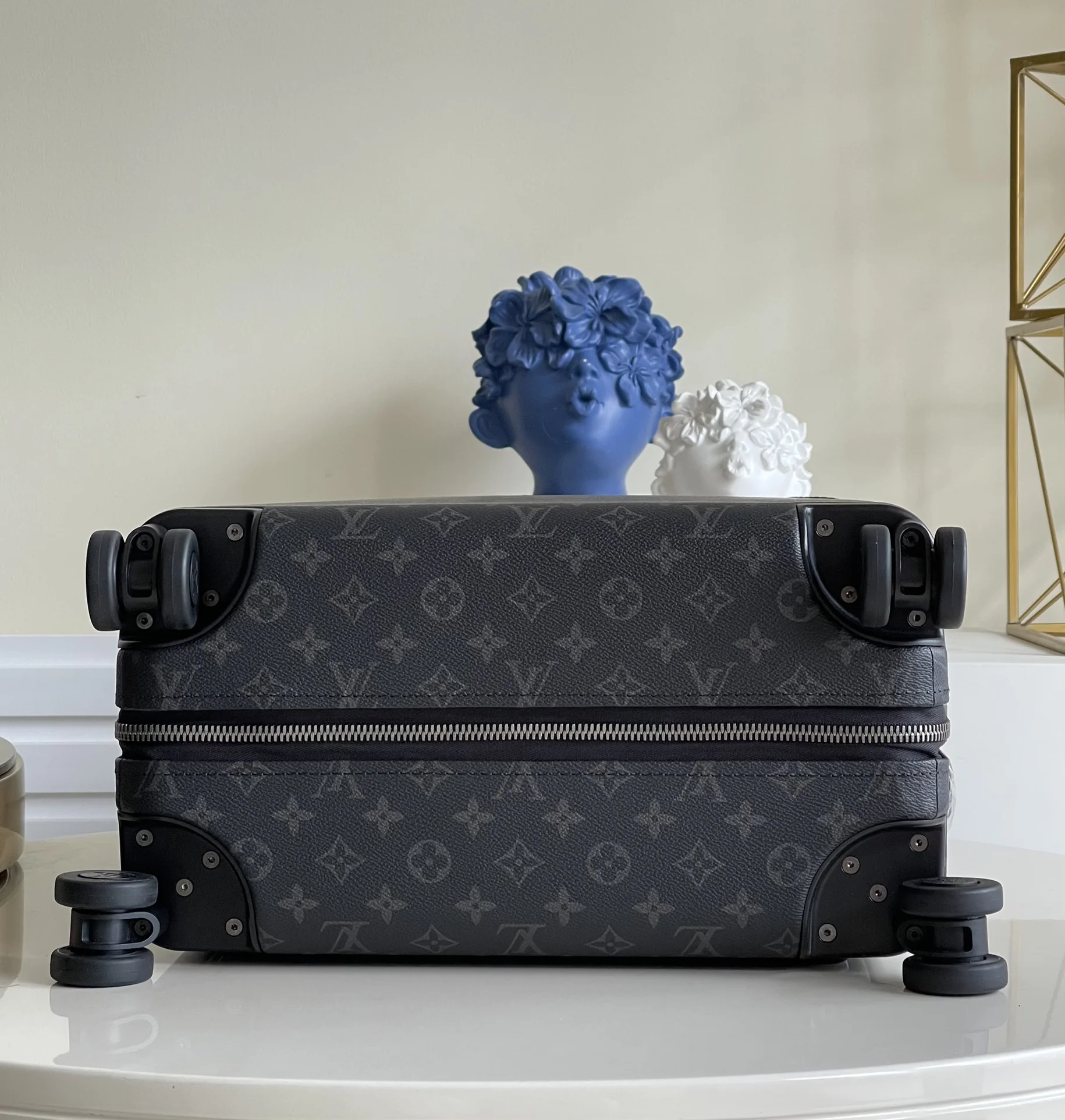 LV Suitcases 36x50x19cm 1000202607010065 - Image 7