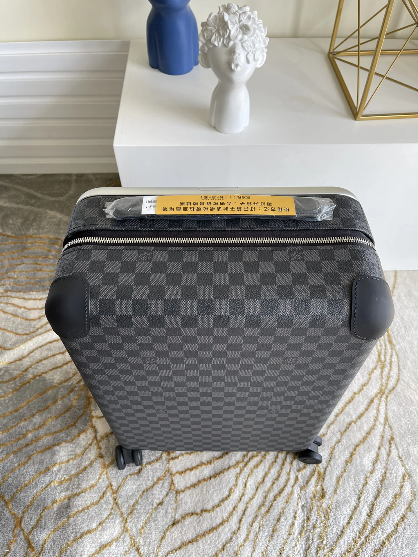 LV Suitcases 36x50x19cm 1000202607010066 - Image 4