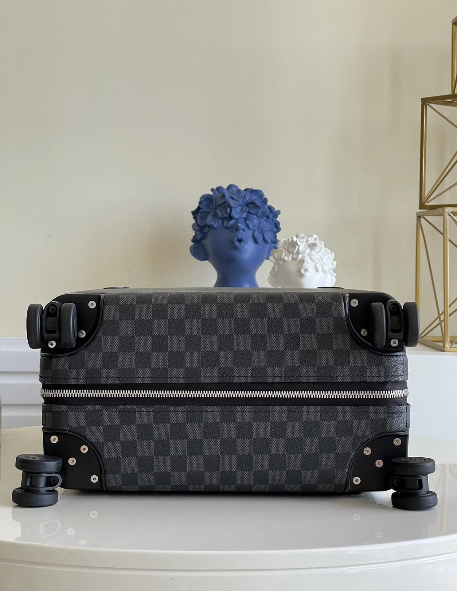 LV Suitcases 36x50x19cm 1000202607010066 - Image 7